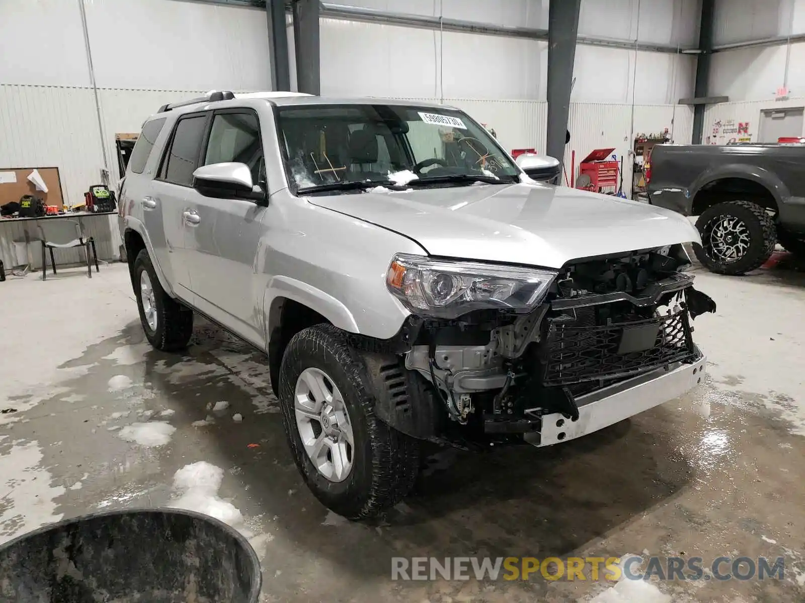 1 Photograph of a damaged car JTEMU5JR0M5853969 TOYOTA 4RUNNER 2021