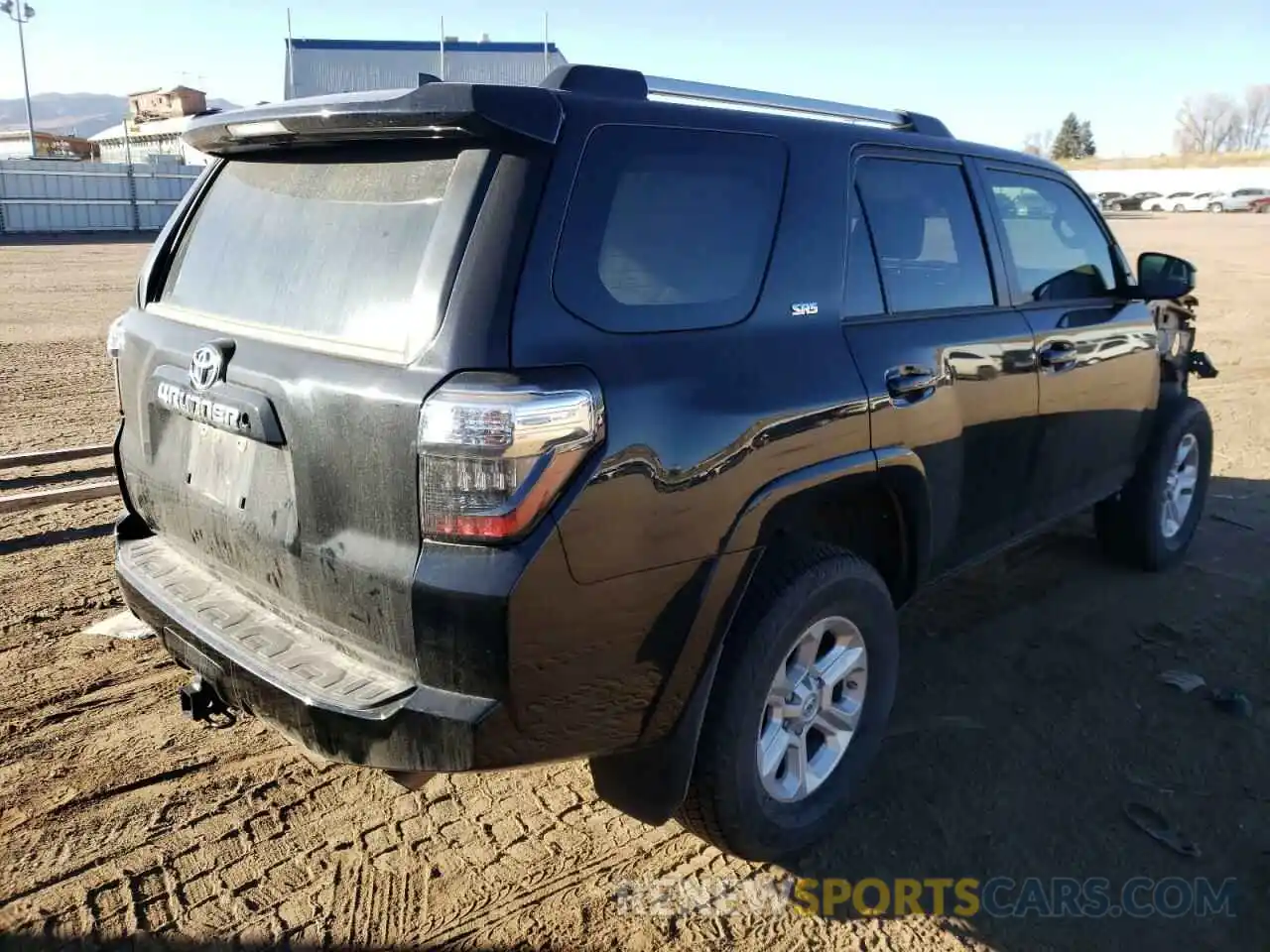 4 Photograph of a damaged car JTEMU5JR0M5862204 TOYOTA 4RUNNER 2021