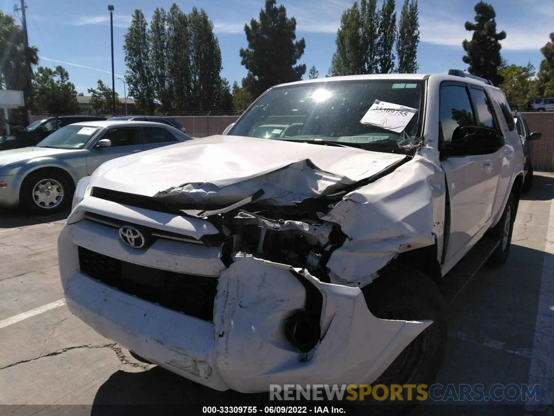 6 Photograph of a damaged car JTEMU5JR0M5921509 TOYOTA 4RUNNER 2021