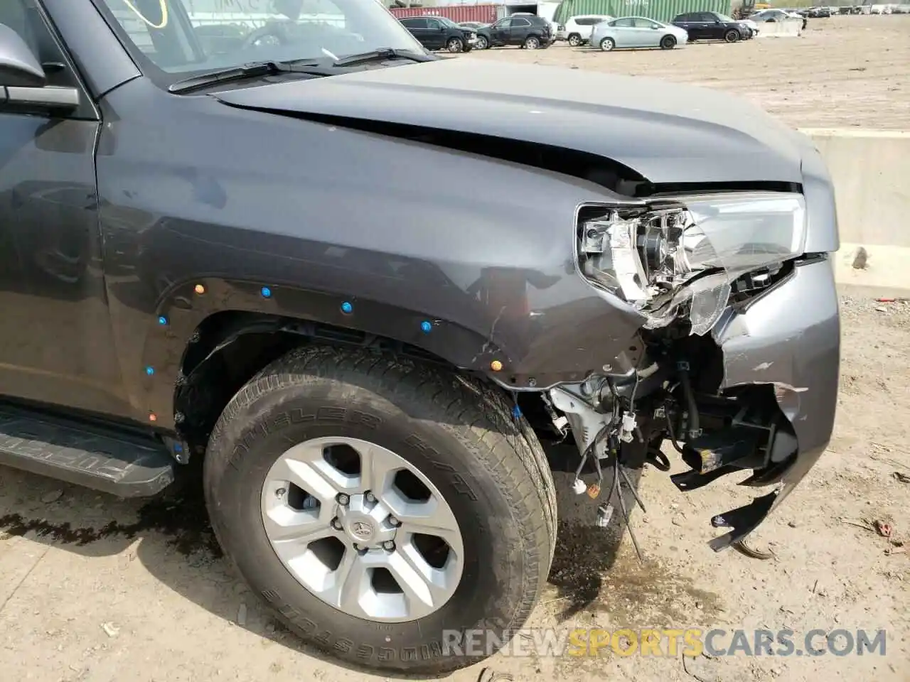 9 Photograph of a damaged car JTEMU5JR0M5922644 TOYOTA 4RUNNER 2021