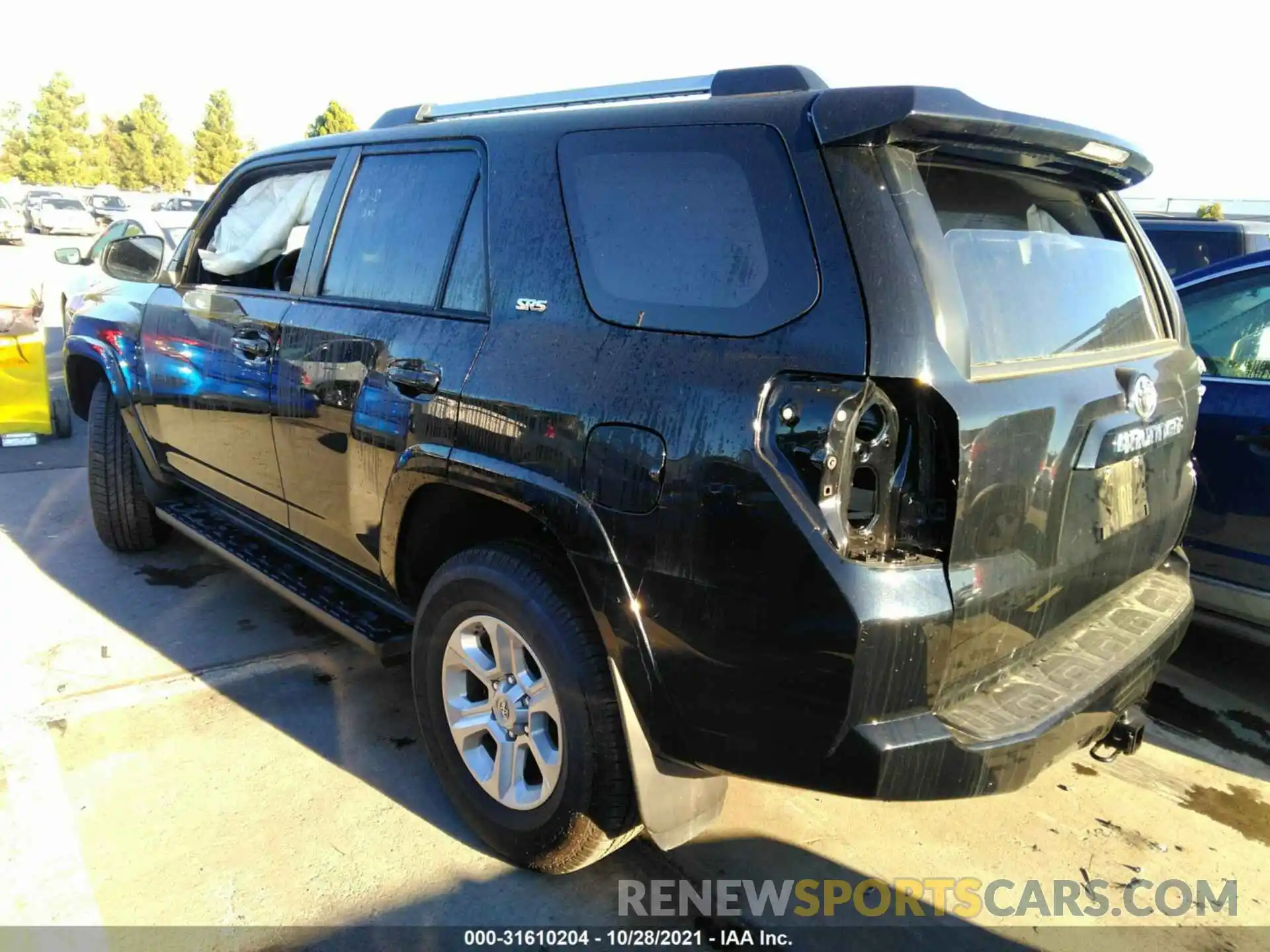 3 Photograph of a damaged car JTEMU5JR0M5923048 TOYOTA 4RUNNER 2021