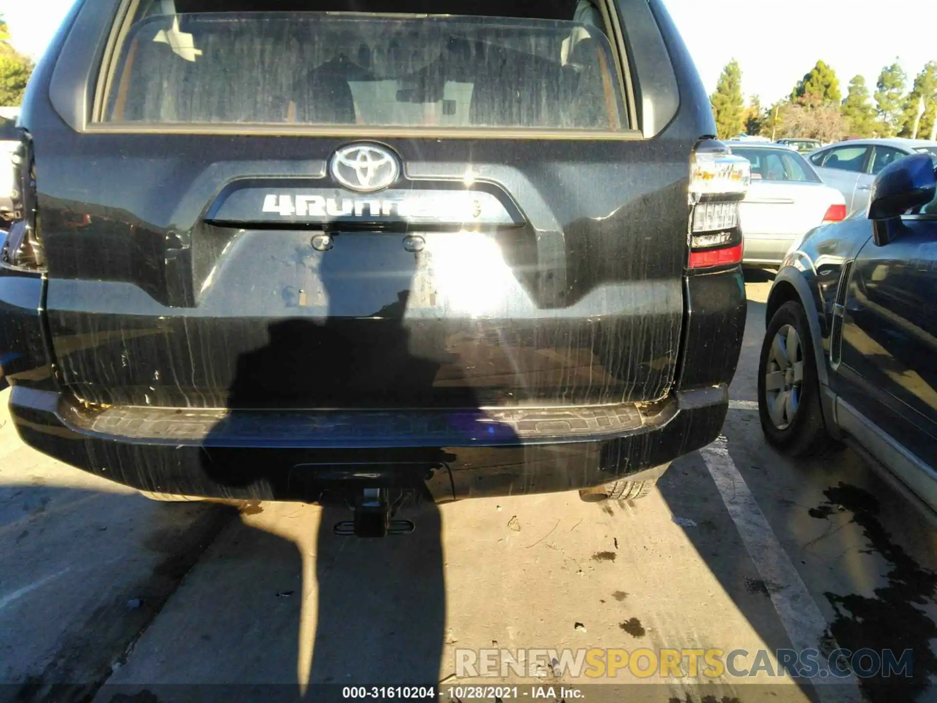 6 Photograph of a damaged car JTEMU5JR0M5923048 TOYOTA 4RUNNER 2021