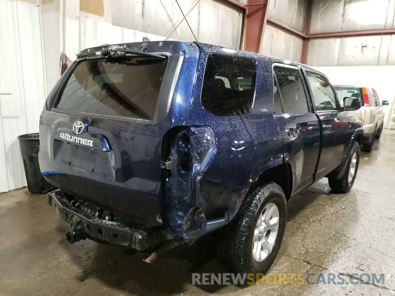 4 Photograph of a damaged car JTEMU5JR0M5934809 TOYOTA 4RUNNER 2021