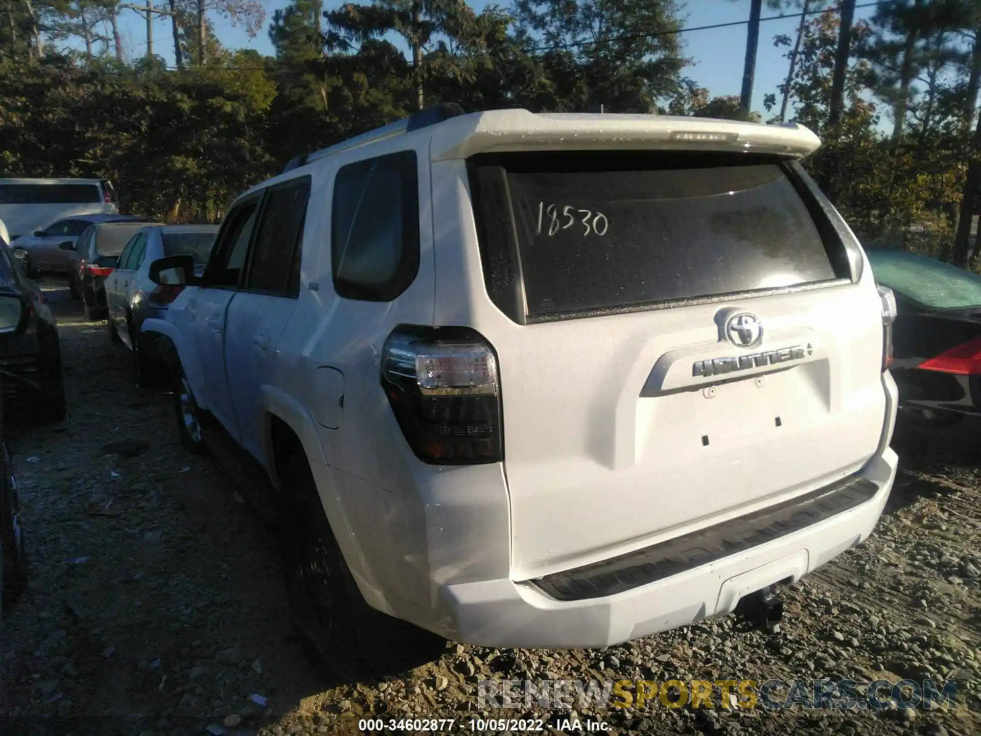 3 Photograph of a damaged car JTEMU5JR0M5942036 TOYOTA 4RUNNER 2021