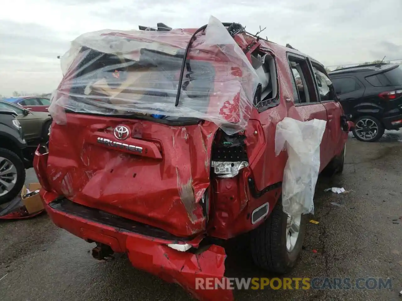 4 Photograph of a damaged car JTEMU5JR0M5949262 TOYOTA 4RUNNER 2021