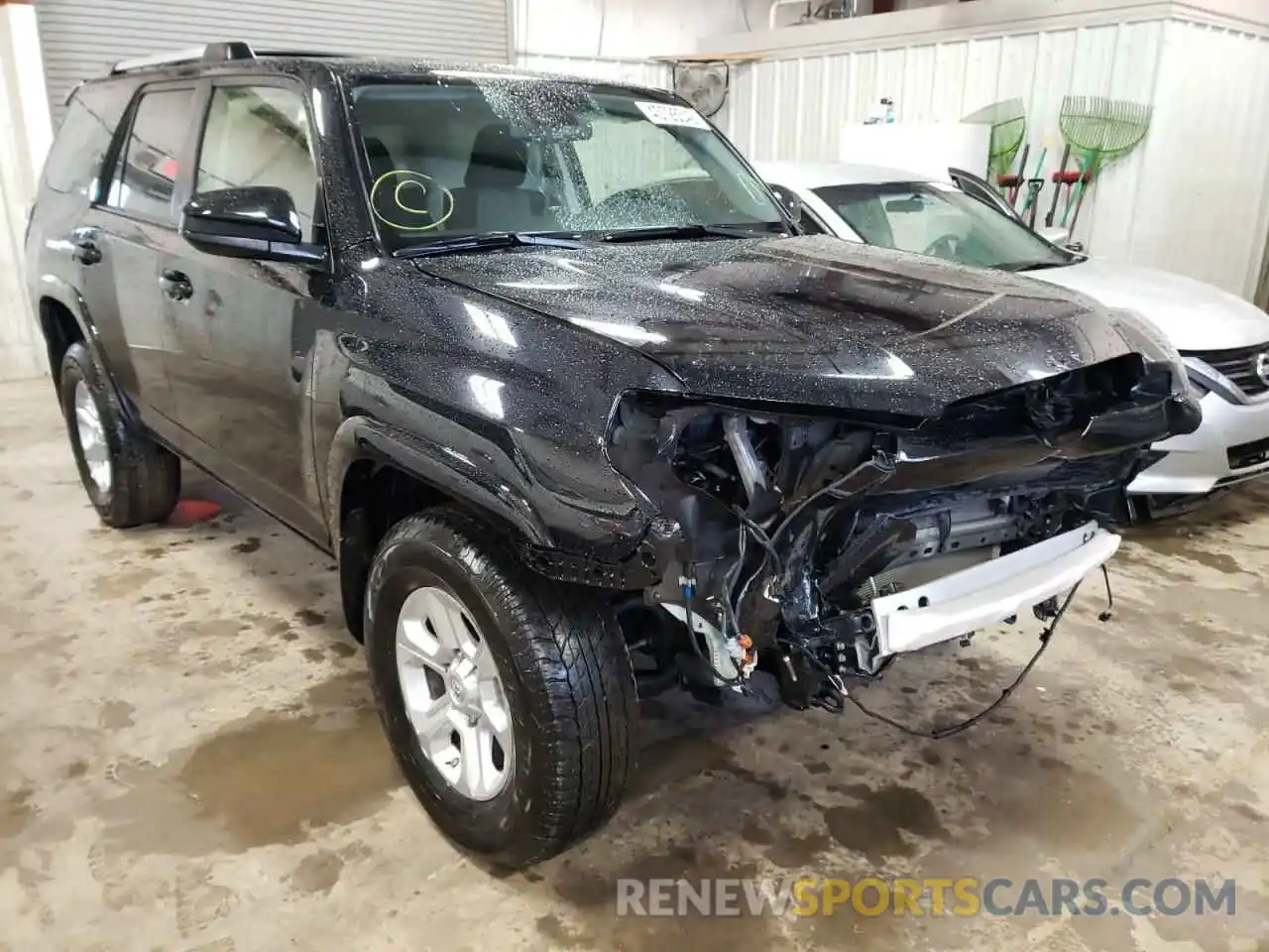 1 Photograph of a damaged car JTEMU5JR1M5842446 TOYOTA 4RUNNER 2021