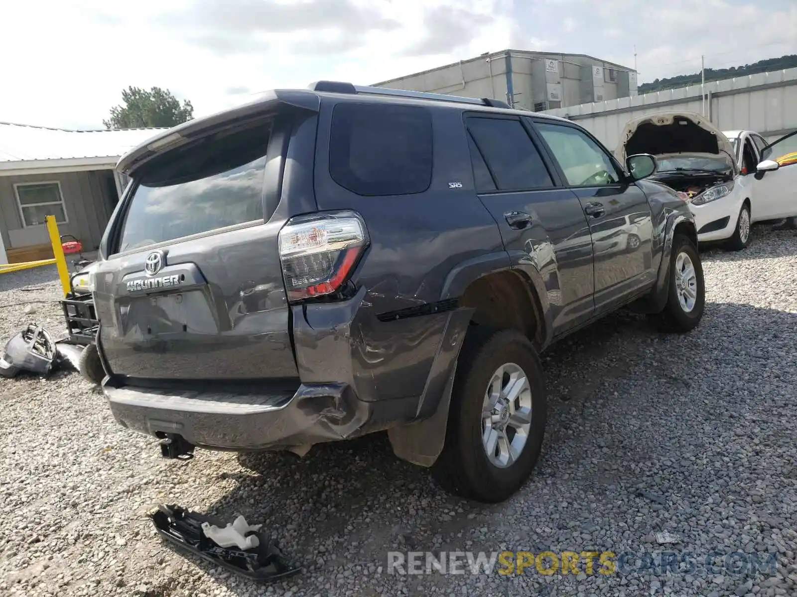 4 Photograph of a damaged car JTEMU5JR1M5865600 TOYOTA 4RUNNER 2021