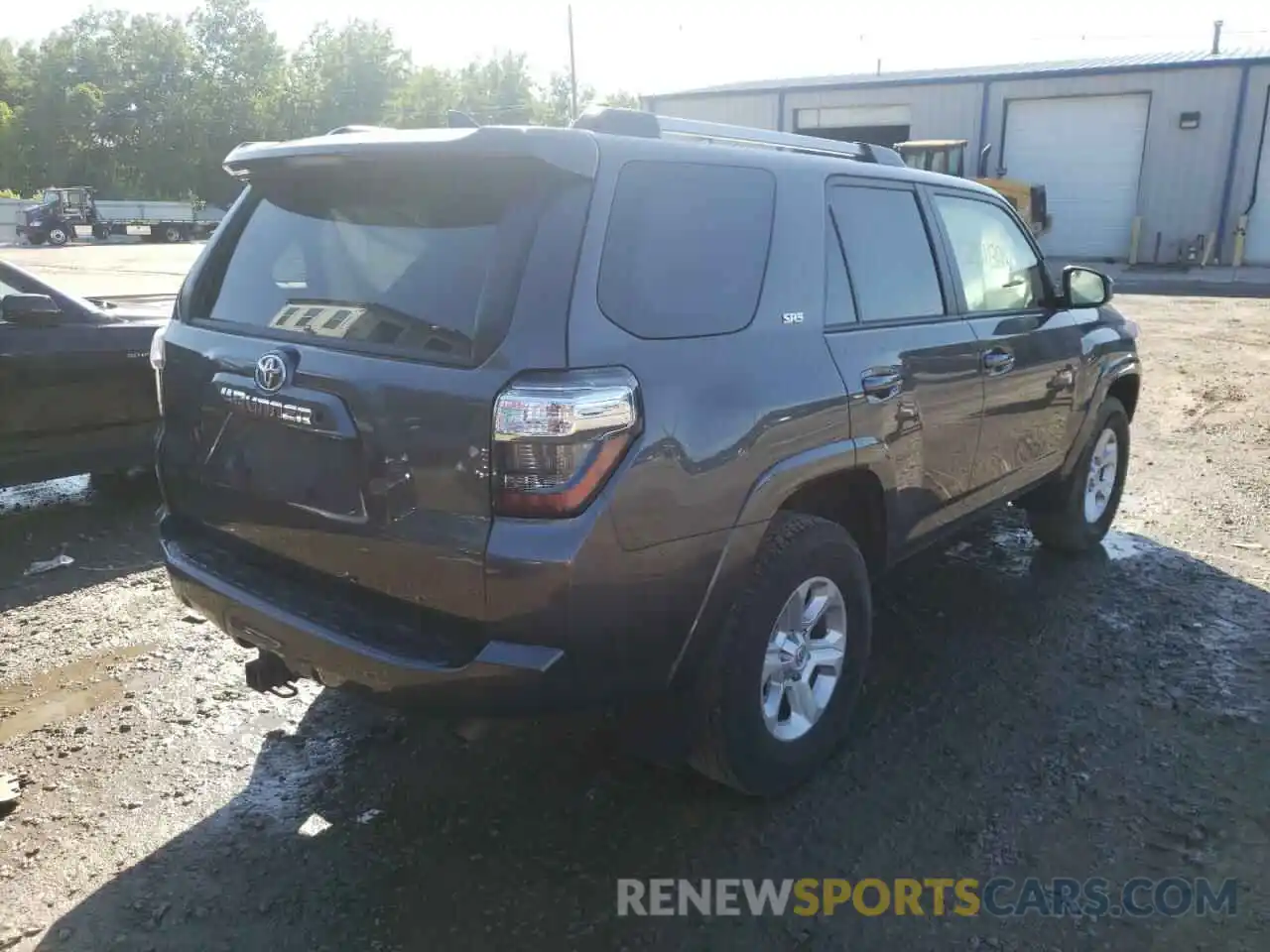 4 Photograph of a damaged car JTEMU5JR1M5867525 TOYOTA 4RUNNER 2021