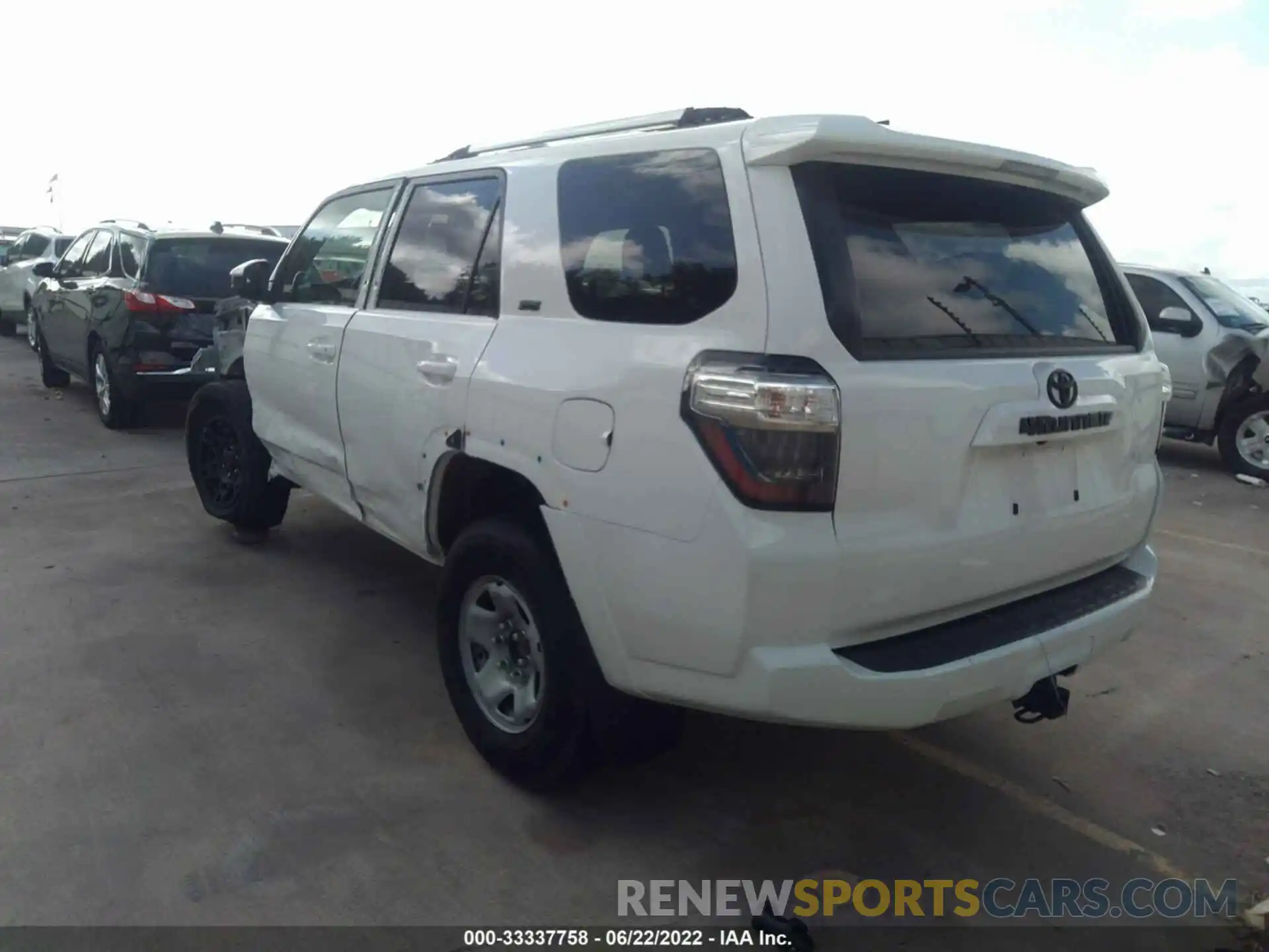 3 Photograph of a damaged car JTEMU5JR1M5872563 TOYOTA 4RUNNER 2021