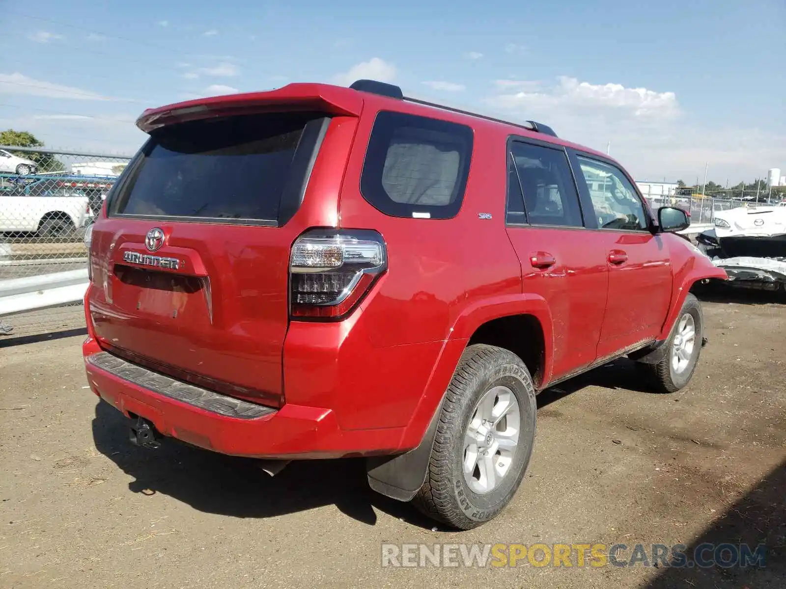 4 Photograph of a damaged car JTEMU5JR1M5900734 TOYOTA 4RUNNER 2021