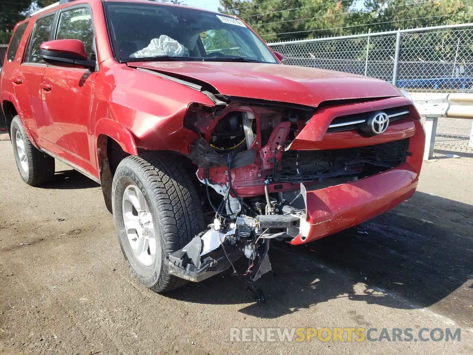 9 Photograph of a damaged car JTEMU5JR1M5900734 TOYOTA 4RUNNER 2021