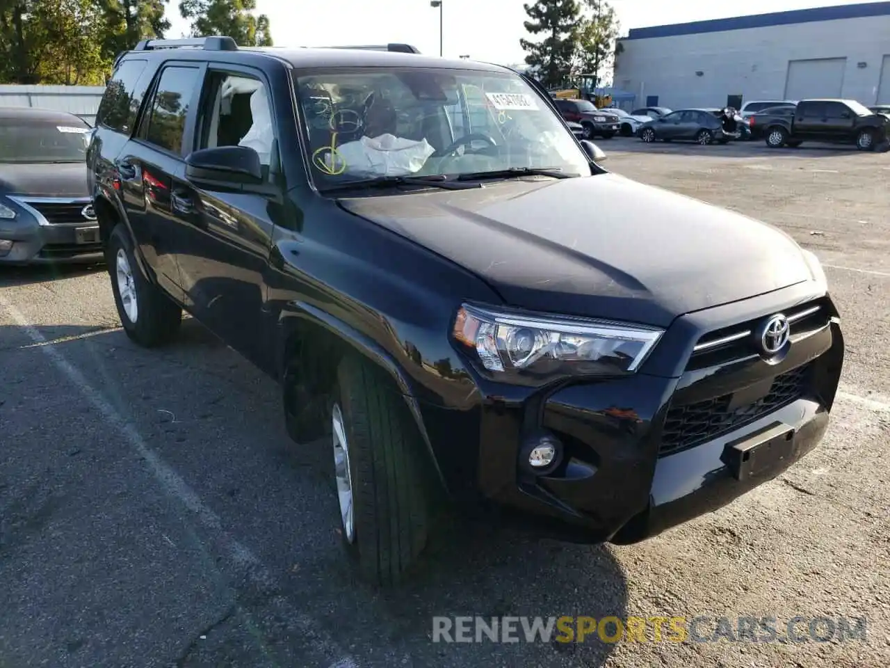 1 Photograph of a damaged car JTEMU5JR1M5903696 TOYOTA 4RUNNER 2021