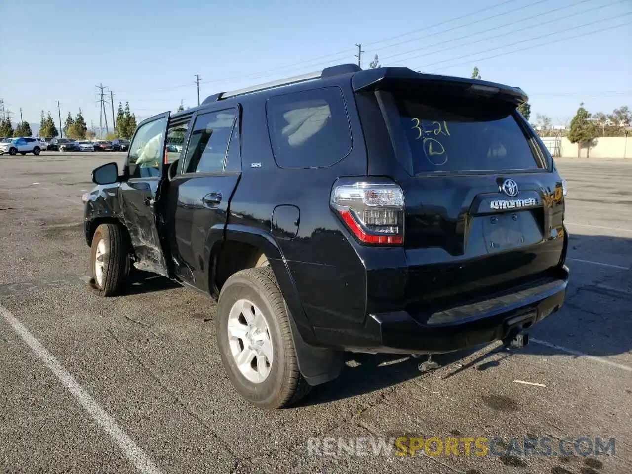 3 Photograph of a damaged car JTEMU5JR1M5903696 TOYOTA 4RUNNER 2021