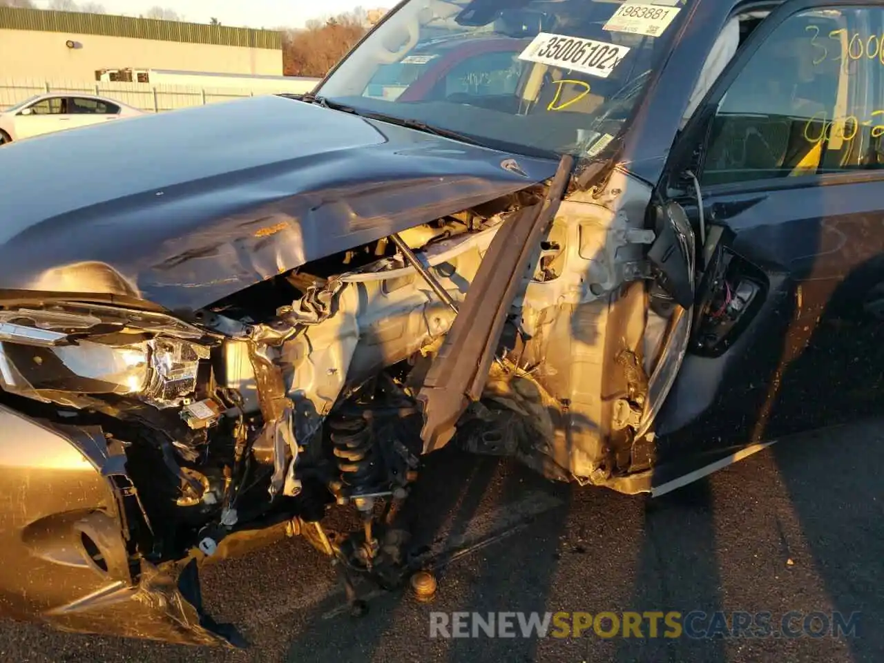 9 Photograph of a damaged car JTEMU5JR1M5907697 TOYOTA 4RUNNER 2021