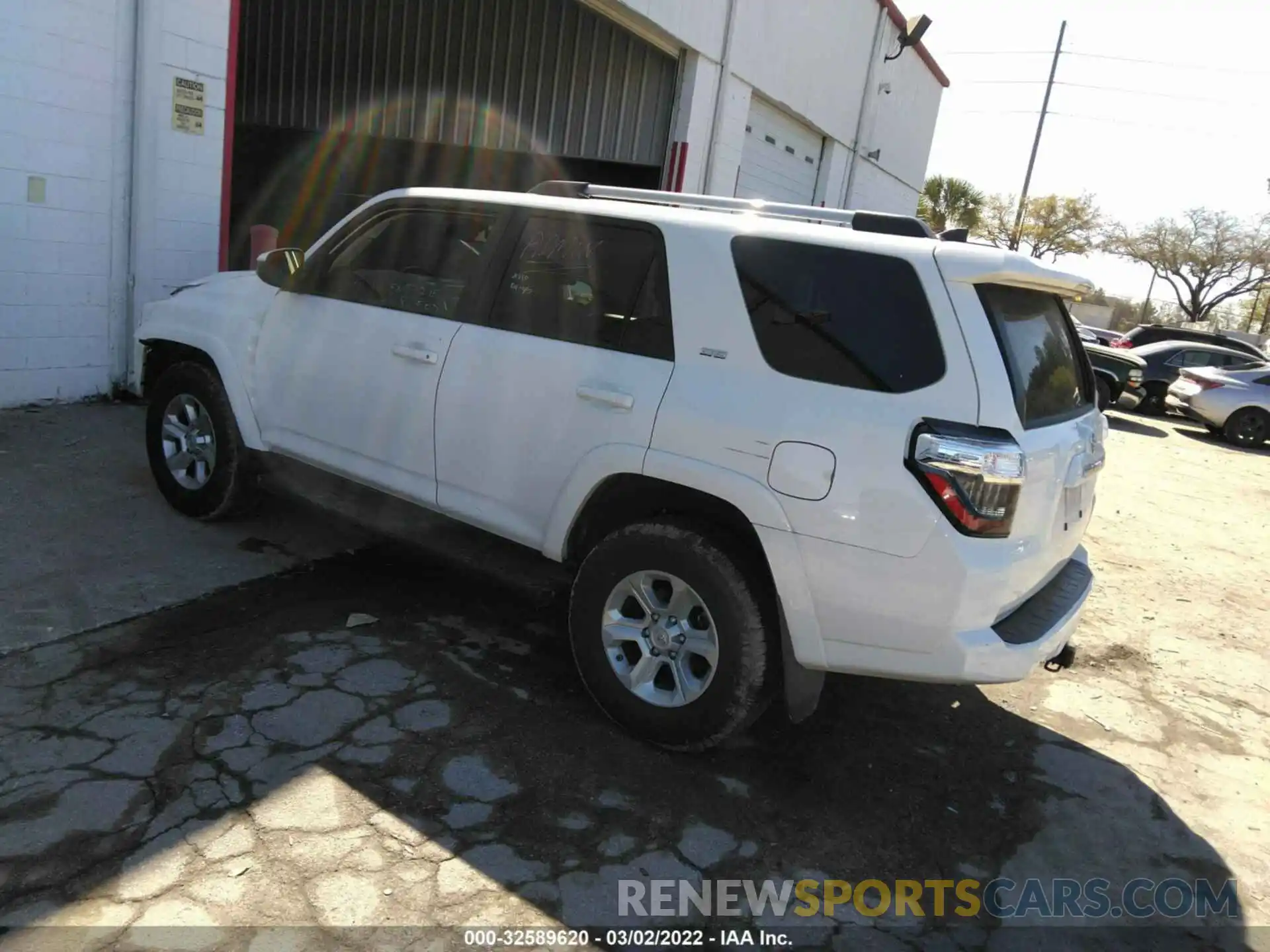 3 Photograph of a damaged car JTEMU5JR1M5908574 TOYOTA 4RUNNER 2021