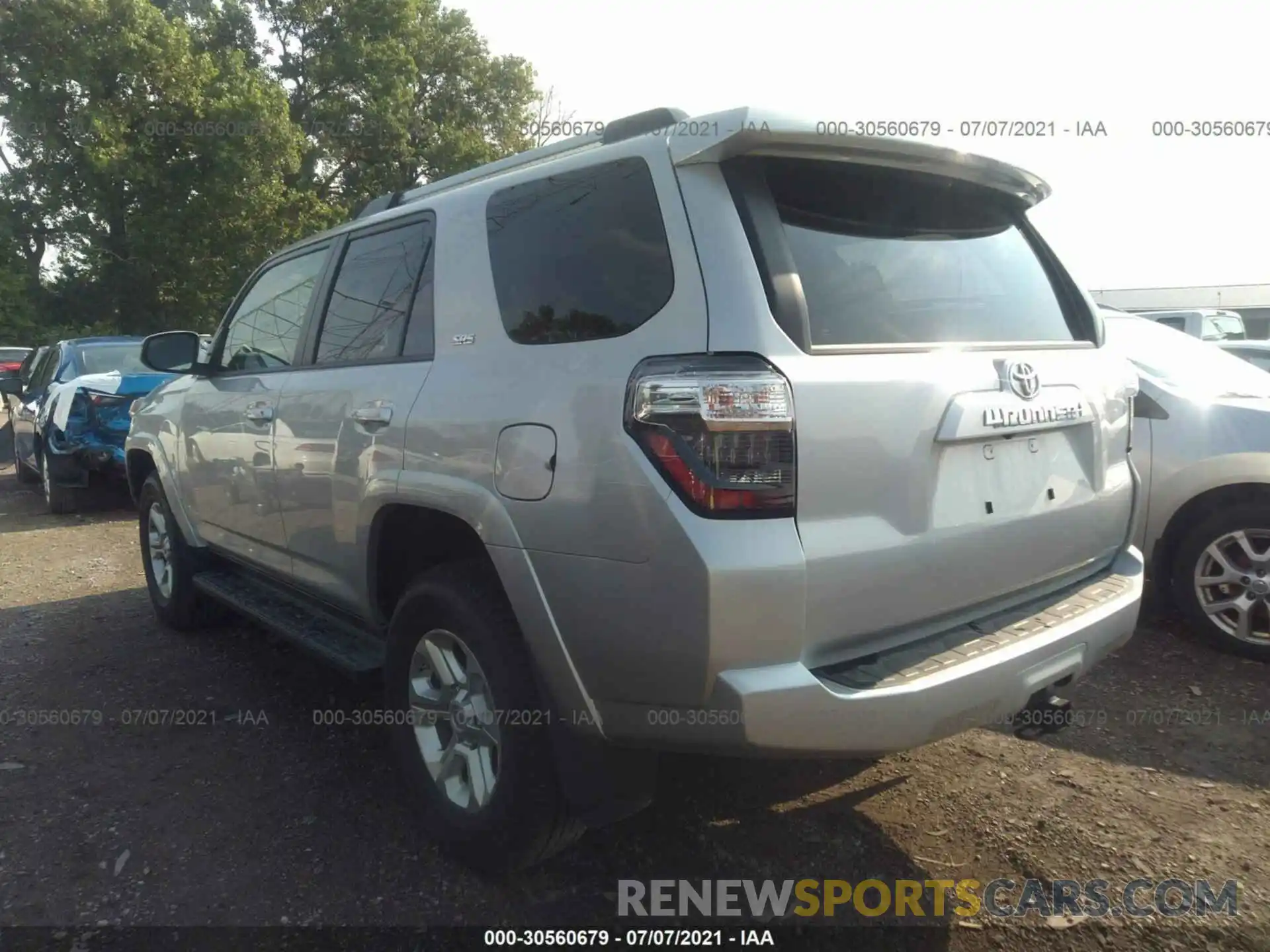 3 Photograph of a damaged car JTEMU5JR1M5911216 TOYOTA 4RUNNER 2021