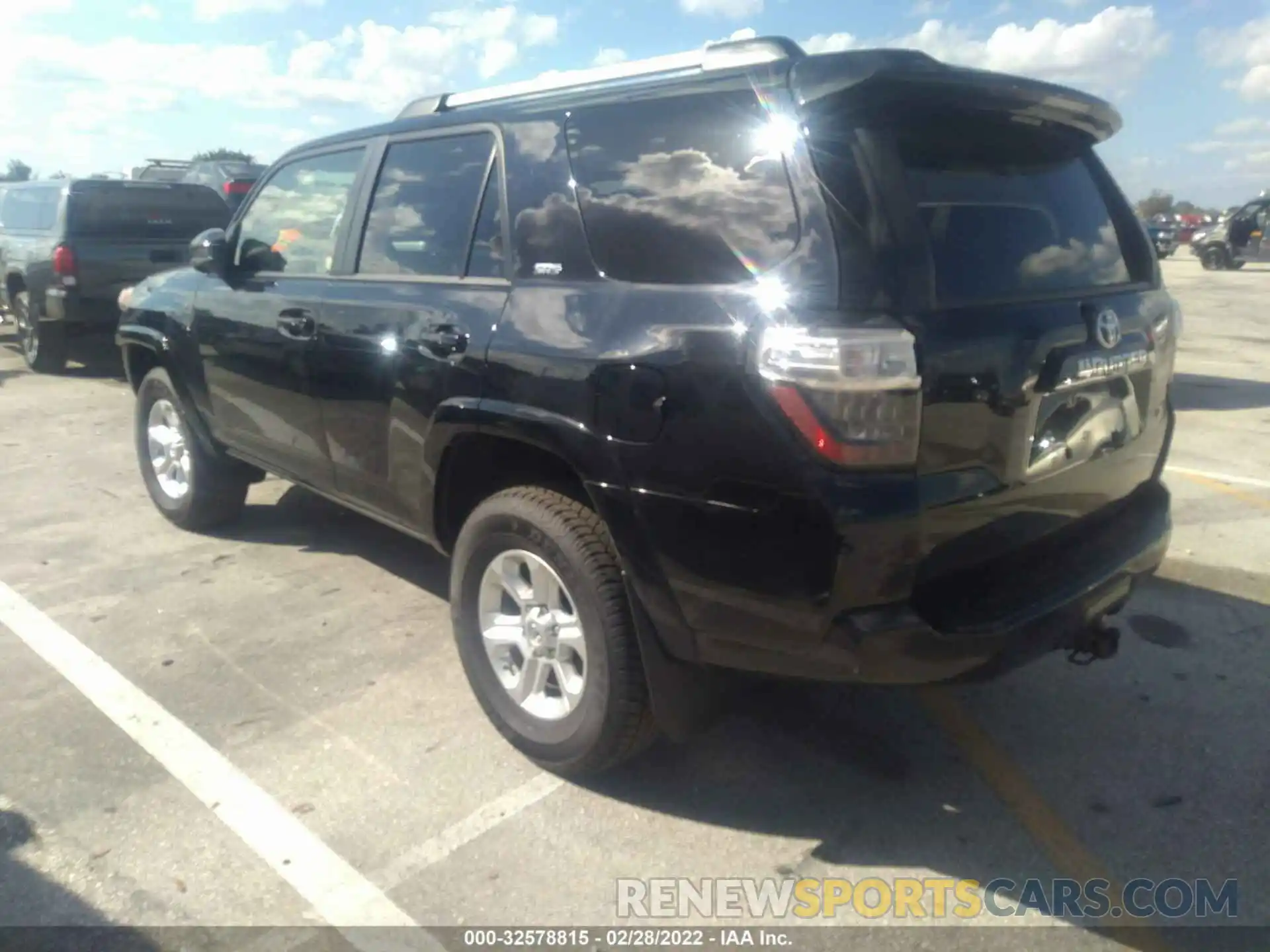 3 Photograph of a damaged car JTEMU5JR1M5926346 TOYOTA 4RUNNER 2021