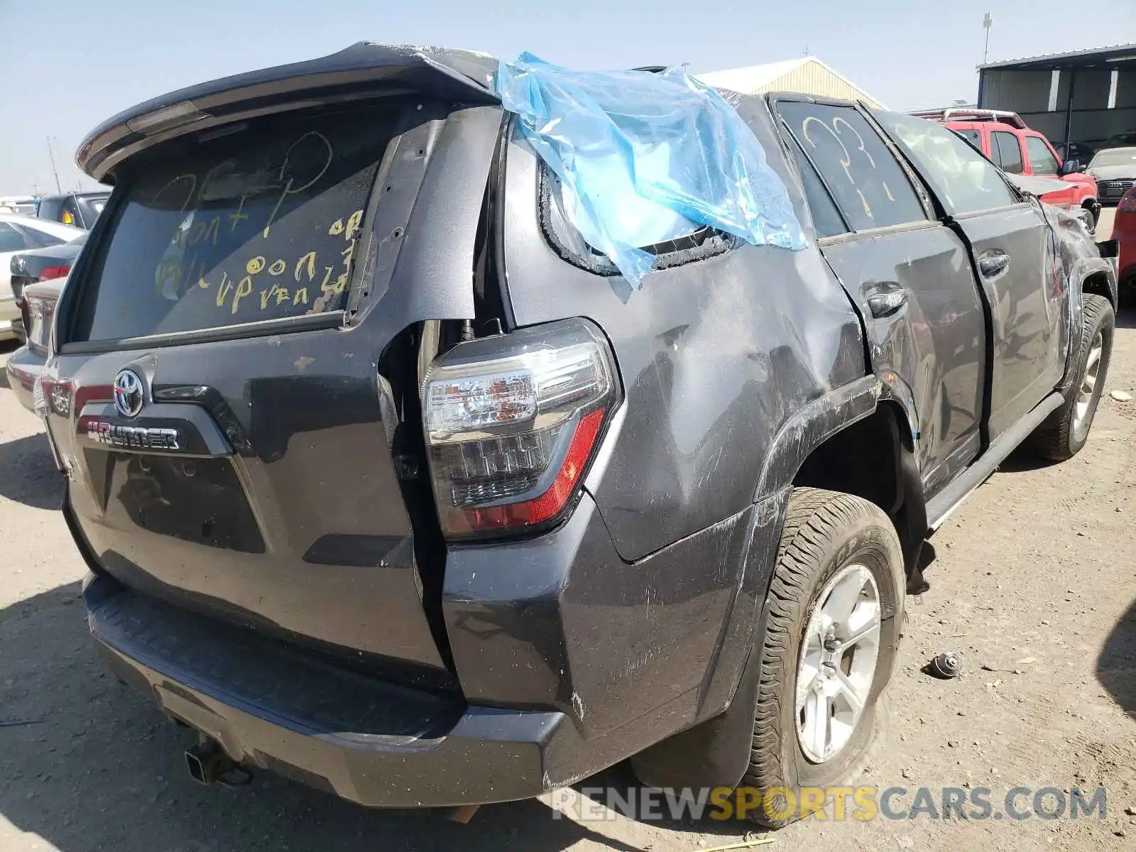 4 Photograph of a damaged car JTEMU5JR1M5937170 TOYOTA 4RUNNER 2021