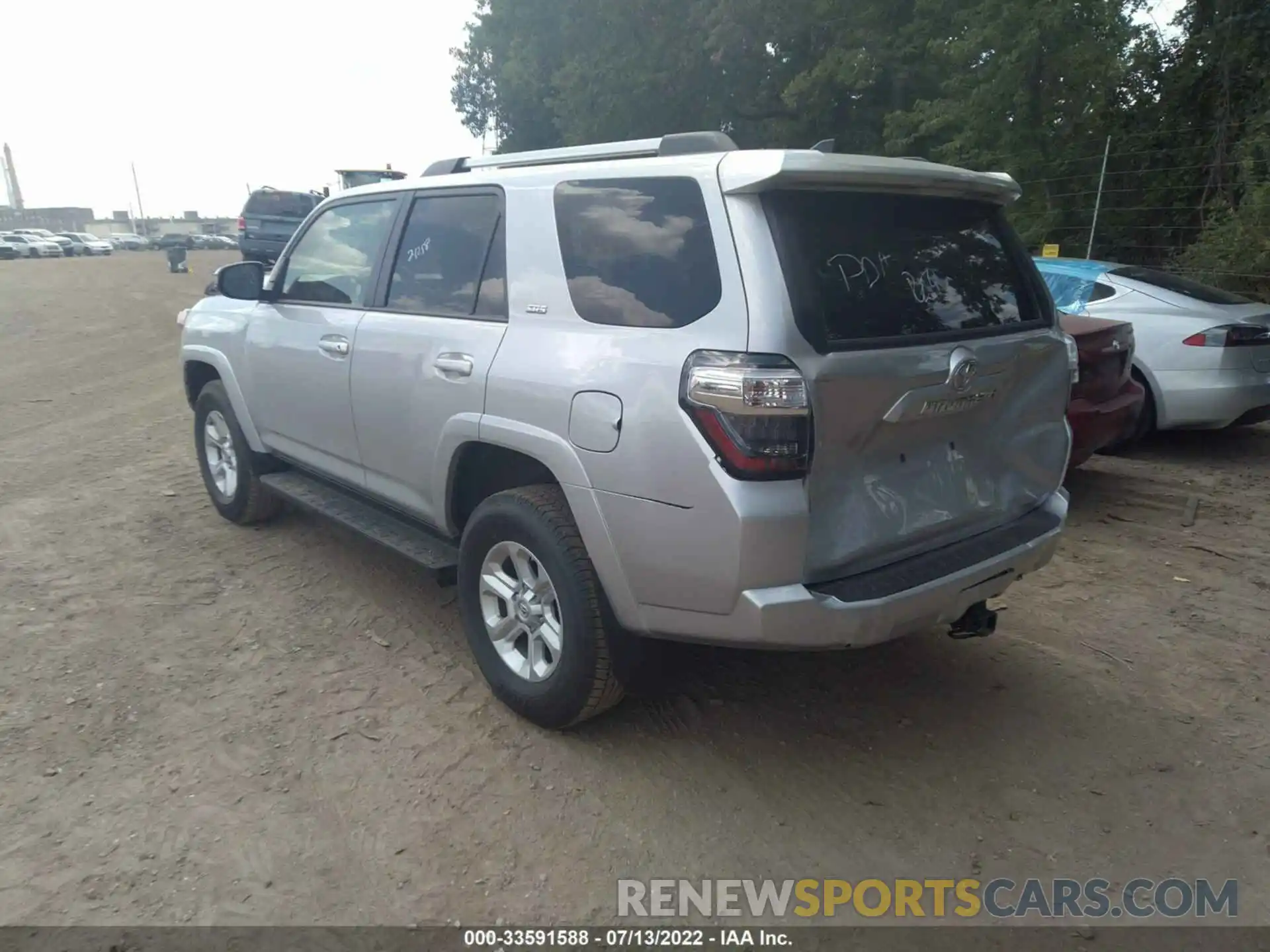 3 Photograph of a damaged car JTEMU5JR1M5937590 TOYOTA 4RUNNER 2021