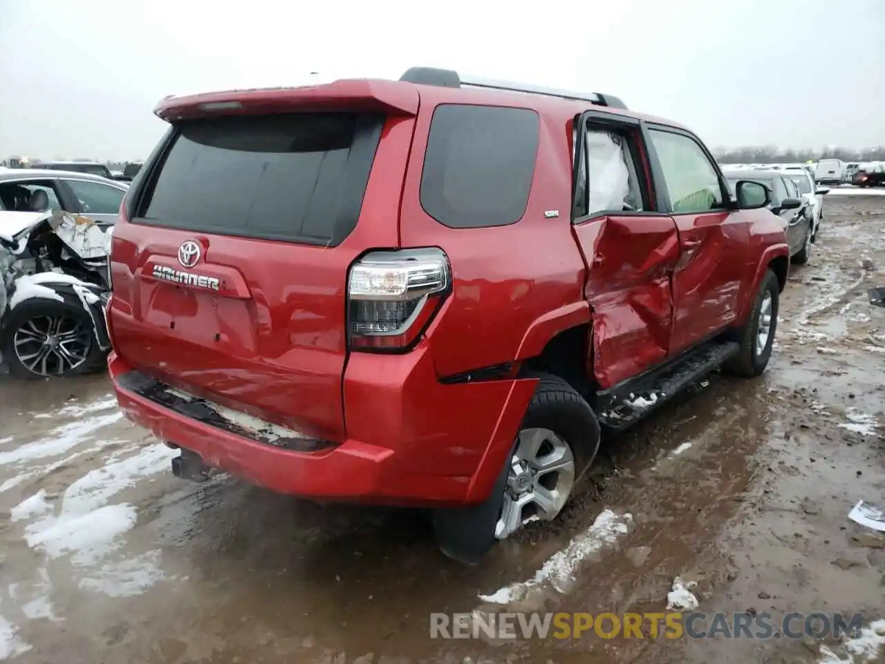 4 Photograph of a damaged car JTEMU5JR1M5938979 TOYOTA 4RUNNER 2021