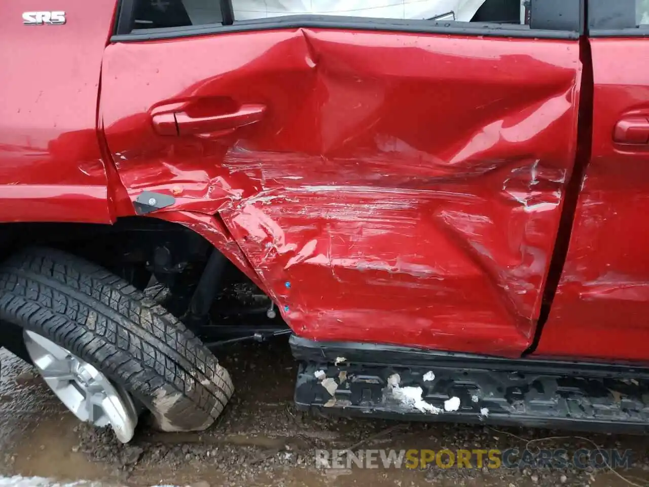 9 Photograph of a damaged car JTEMU5JR1M5938979 TOYOTA 4RUNNER 2021