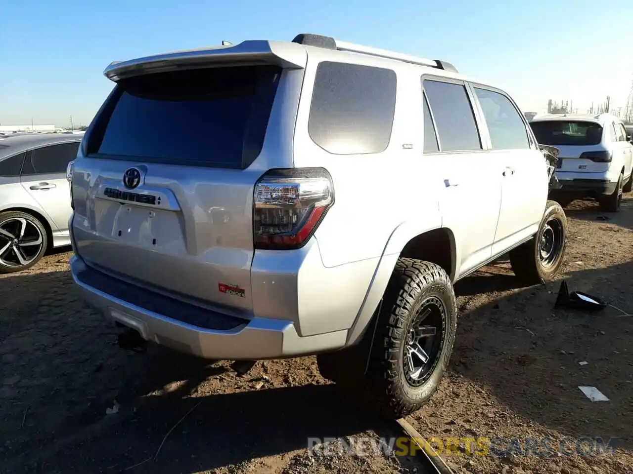 4 Photograph of a damaged car JTEMU5JR1M5940148 TOYOTA 4RUNNER 2021