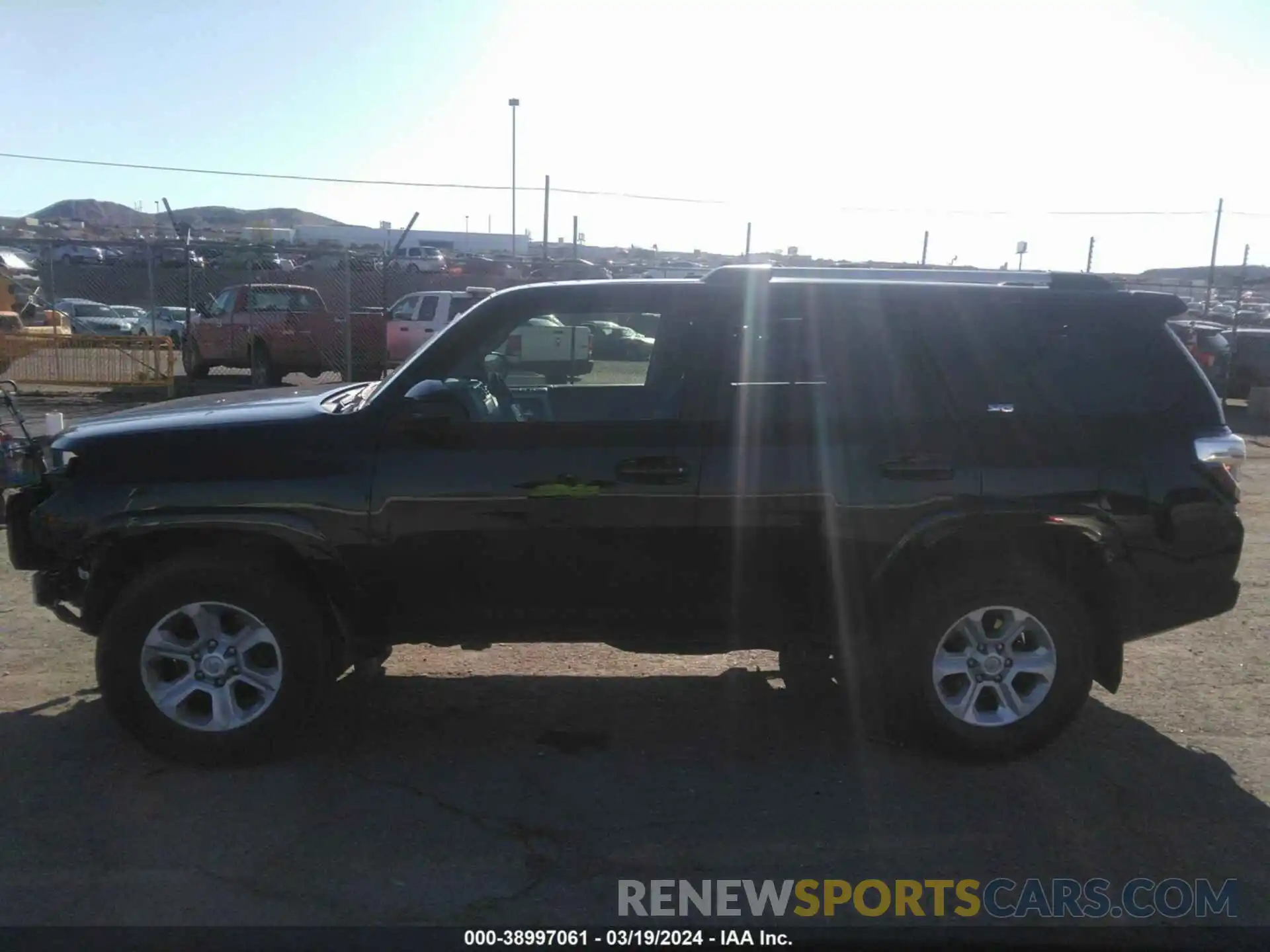 15 Photograph of a damaged car JTEMU5JR2M5841127 TOYOTA 4RUNNER 2021