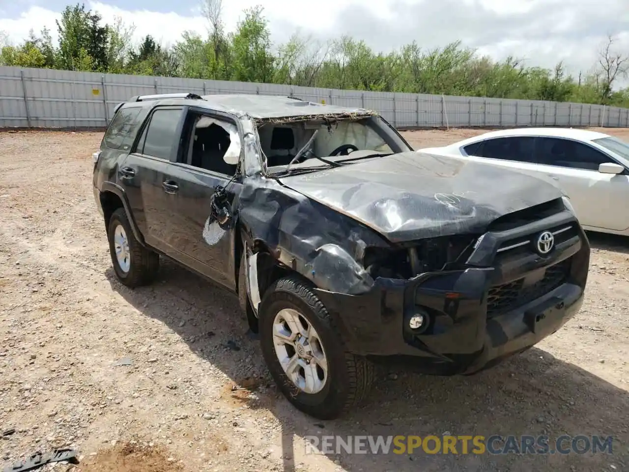 1 Photograph of a damaged car JTEMU5JR2M5895575 TOYOTA 4RUNNER 2021