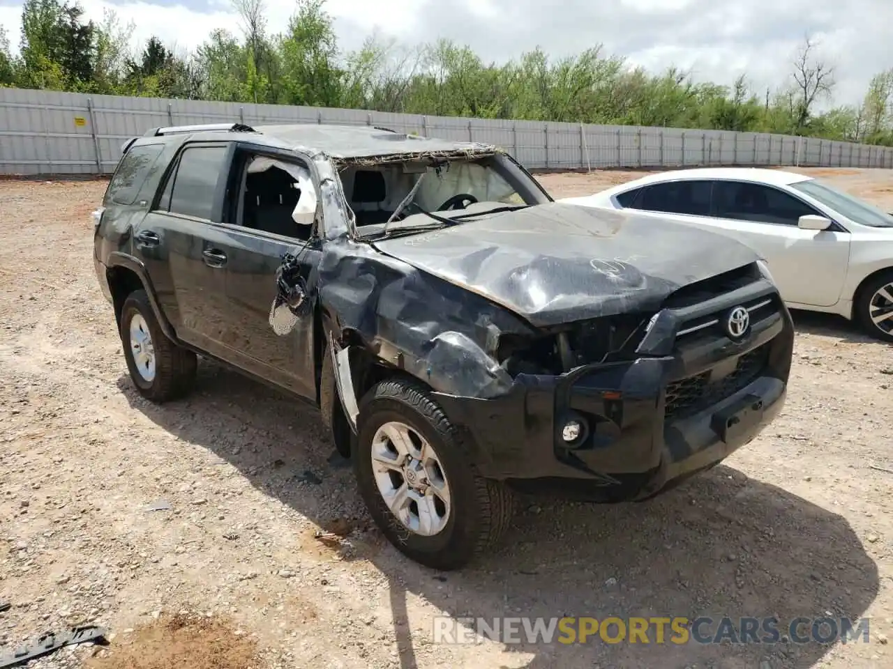 10 Photograph of a damaged car JTEMU5JR2M5895575 TOYOTA 4RUNNER 2021