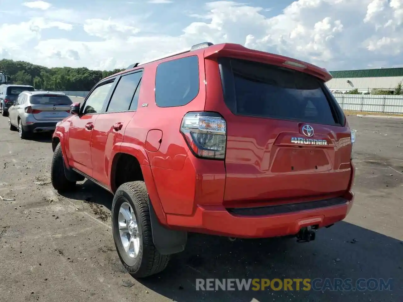 3 Photograph of a damaged car JTEMU5JR2M5905800 TOYOTA 4RUNNER 2021