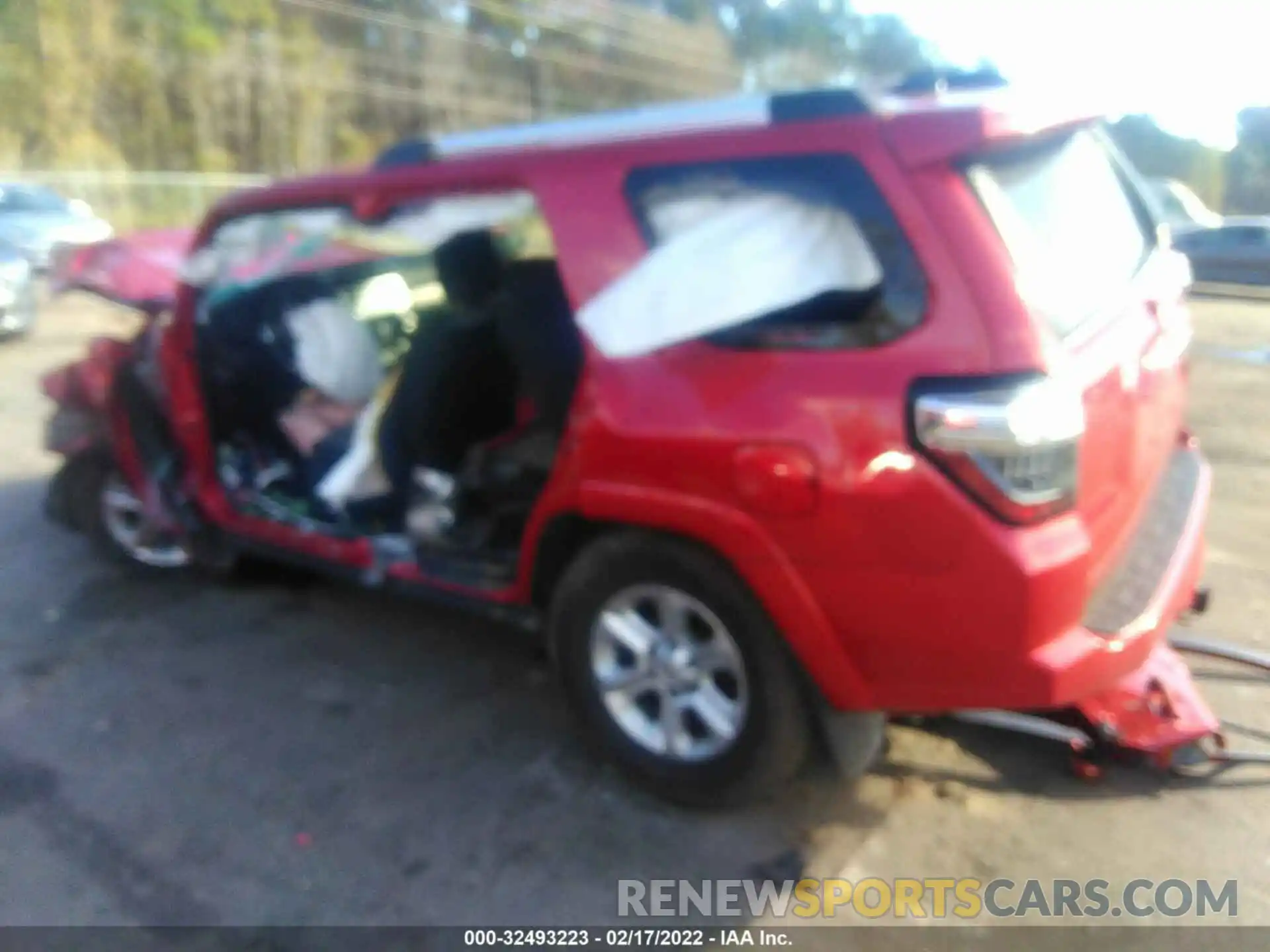 3 Photograph of a damaged car JTEMU5JR2M5907238 TOYOTA 4RUNNER 2021