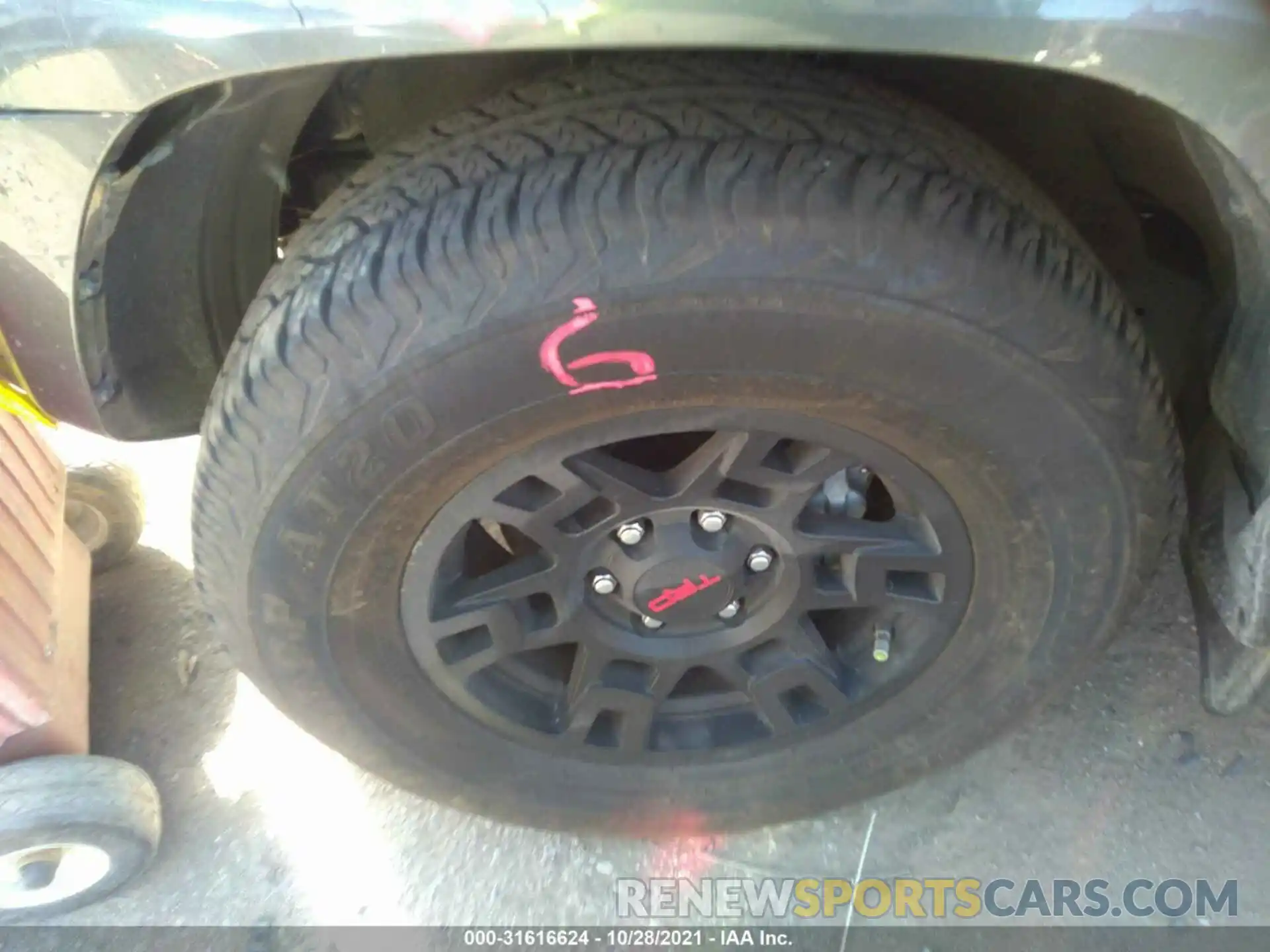 12 Фотография поврежденного автомобиля JTEMU5JR2M5917509 TOYOTA 4RUNNER 2021