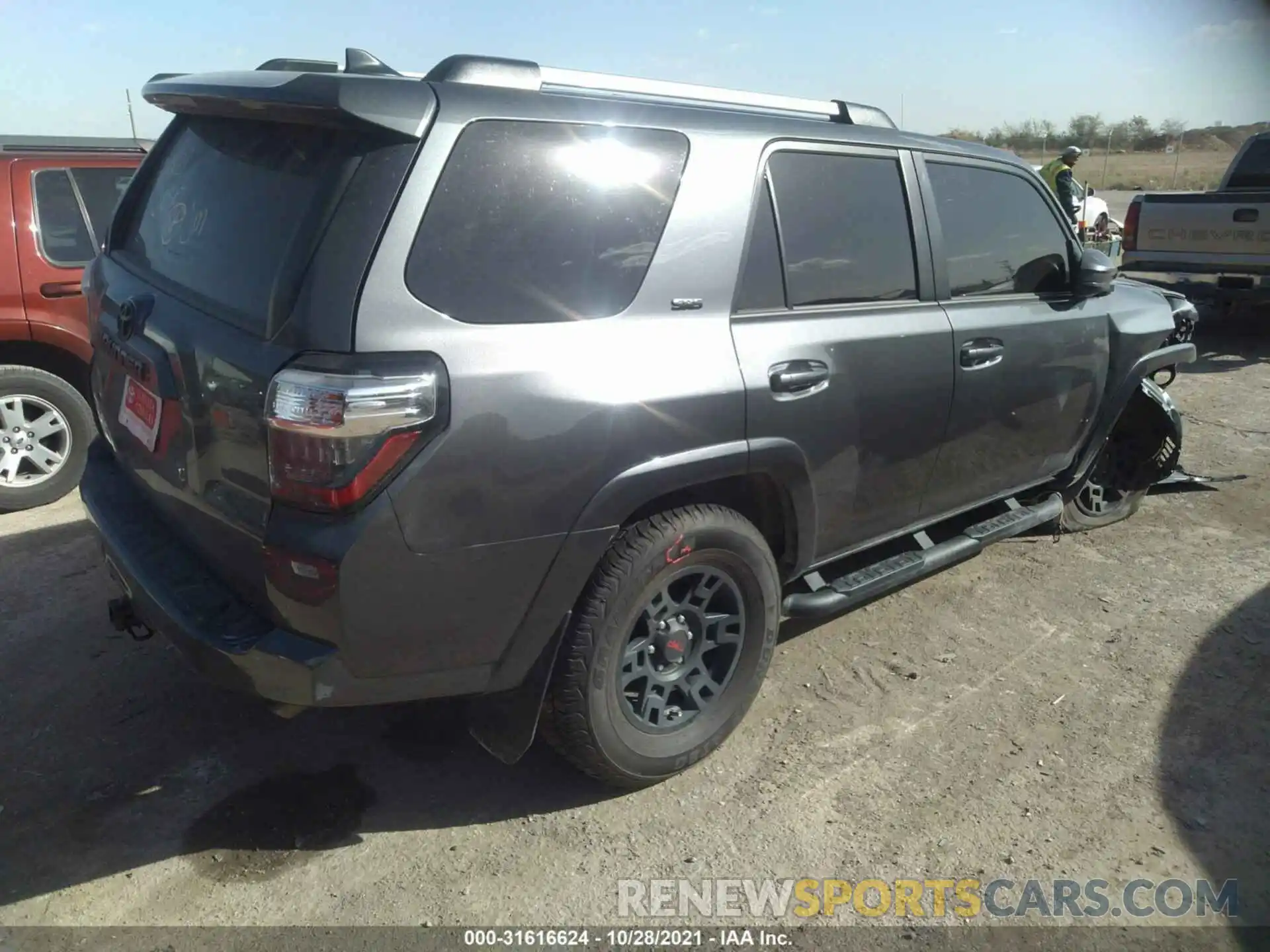 4 Фотография поврежденного автомобиля JTEMU5JR2M5917509 TOYOTA 4RUNNER 2021