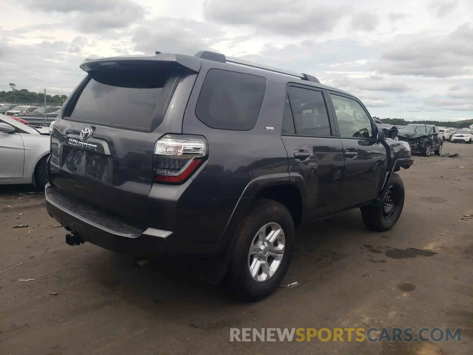 4 Photograph of a damaged car JTEMU5JR2M5918353 TOYOTA 4RUNNER 2021