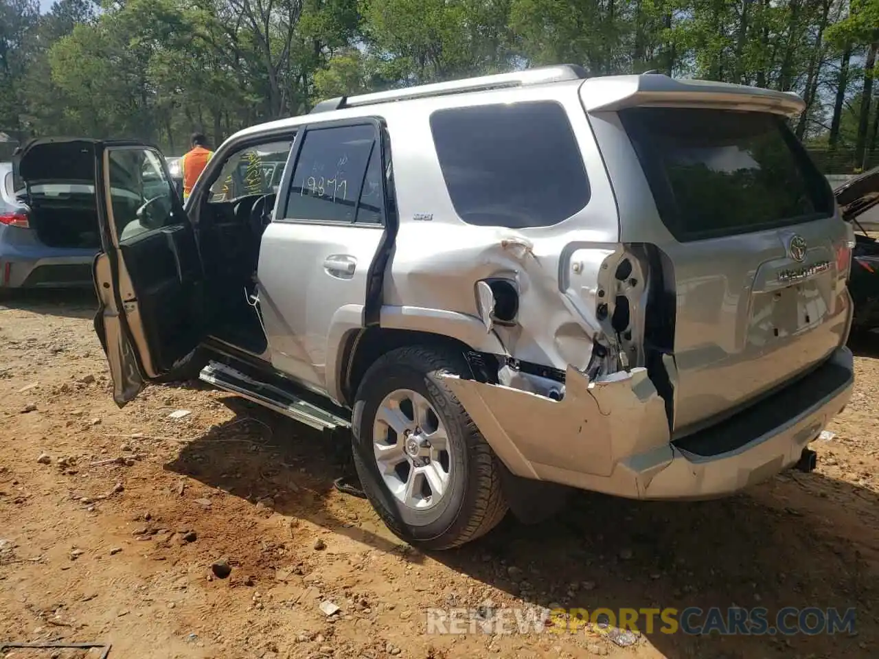 3 Photograph of a damaged car JTEMU5JR2M5927375 TOYOTA 4RUNNER 2021