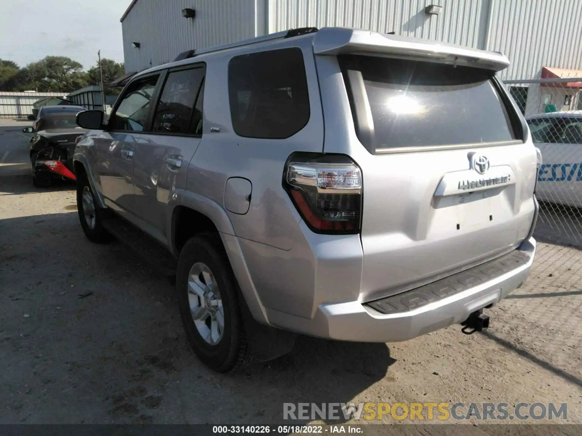 3 Photograph of a damaged car JTEMU5JR2M5937789 TOYOTA 4RUNNER 2021