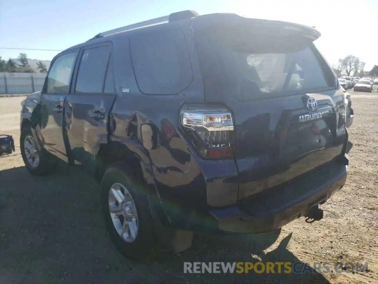 3 Photograph of a damaged car JTEMU5JR2M5950798 TOYOTA 4RUNNER 2021