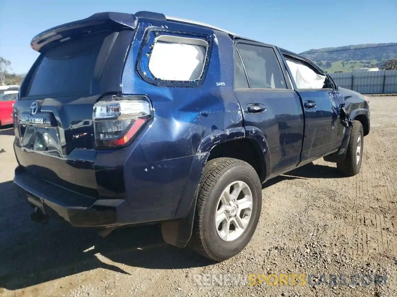 4 Photograph of a damaged car JTEMU5JR2M5950798 TOYOTA 4RUNNER 2021