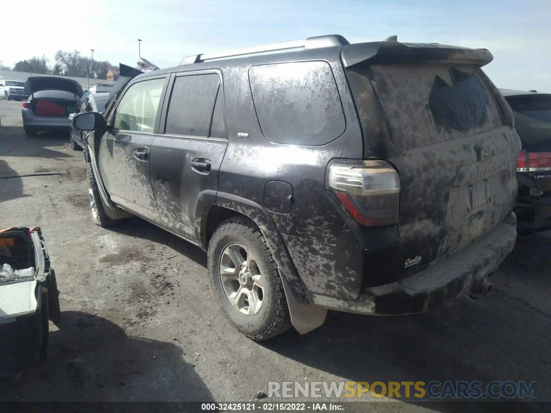 3 Фотография поврежденного автомобиля JTEMU5JR3M5860446 TOYOTA 4RUNNER 2021