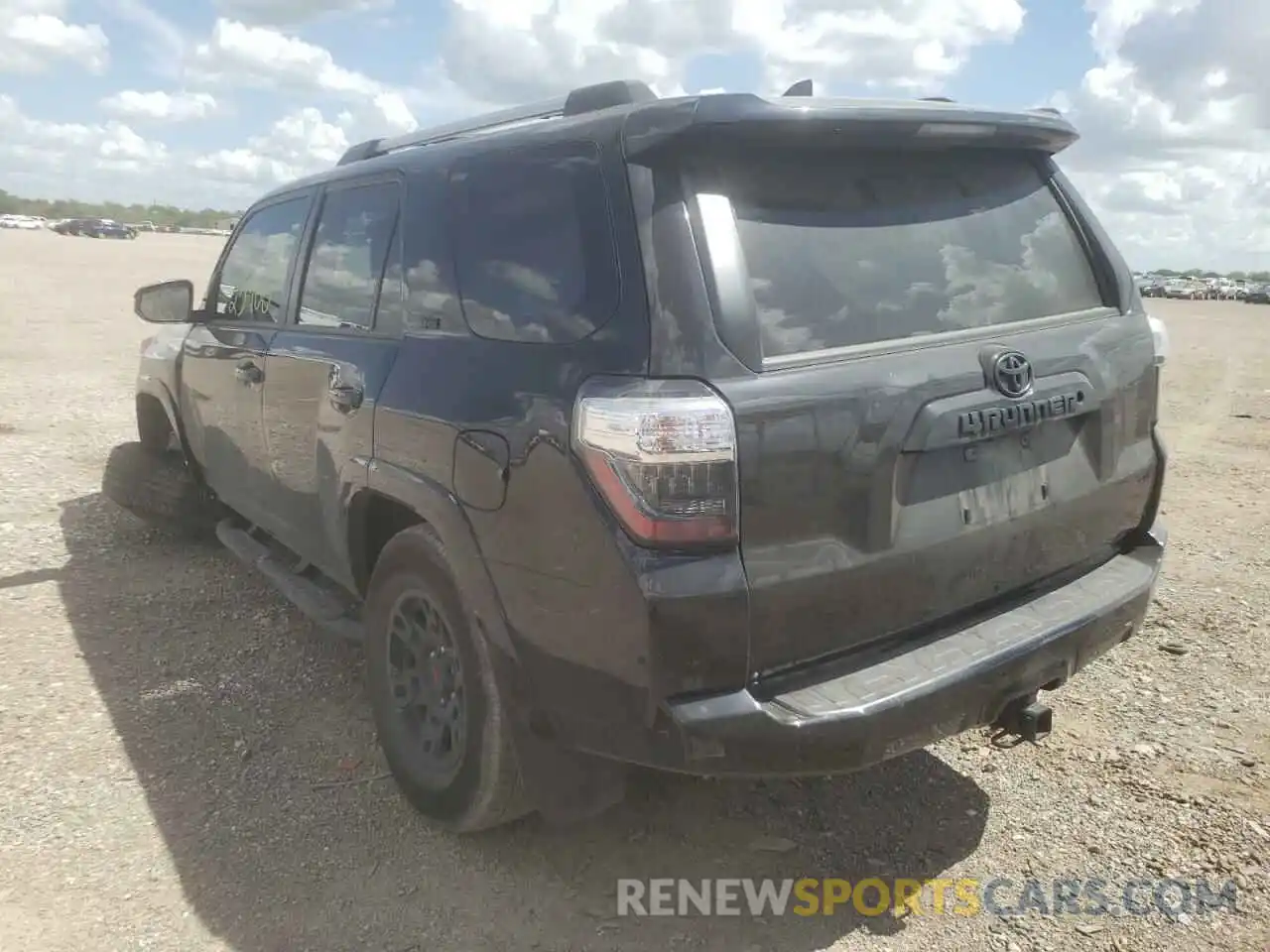 3 Photograph of a damaged car JTEMU5JR3M5880342 TOYOTA 4RUNNER 2021