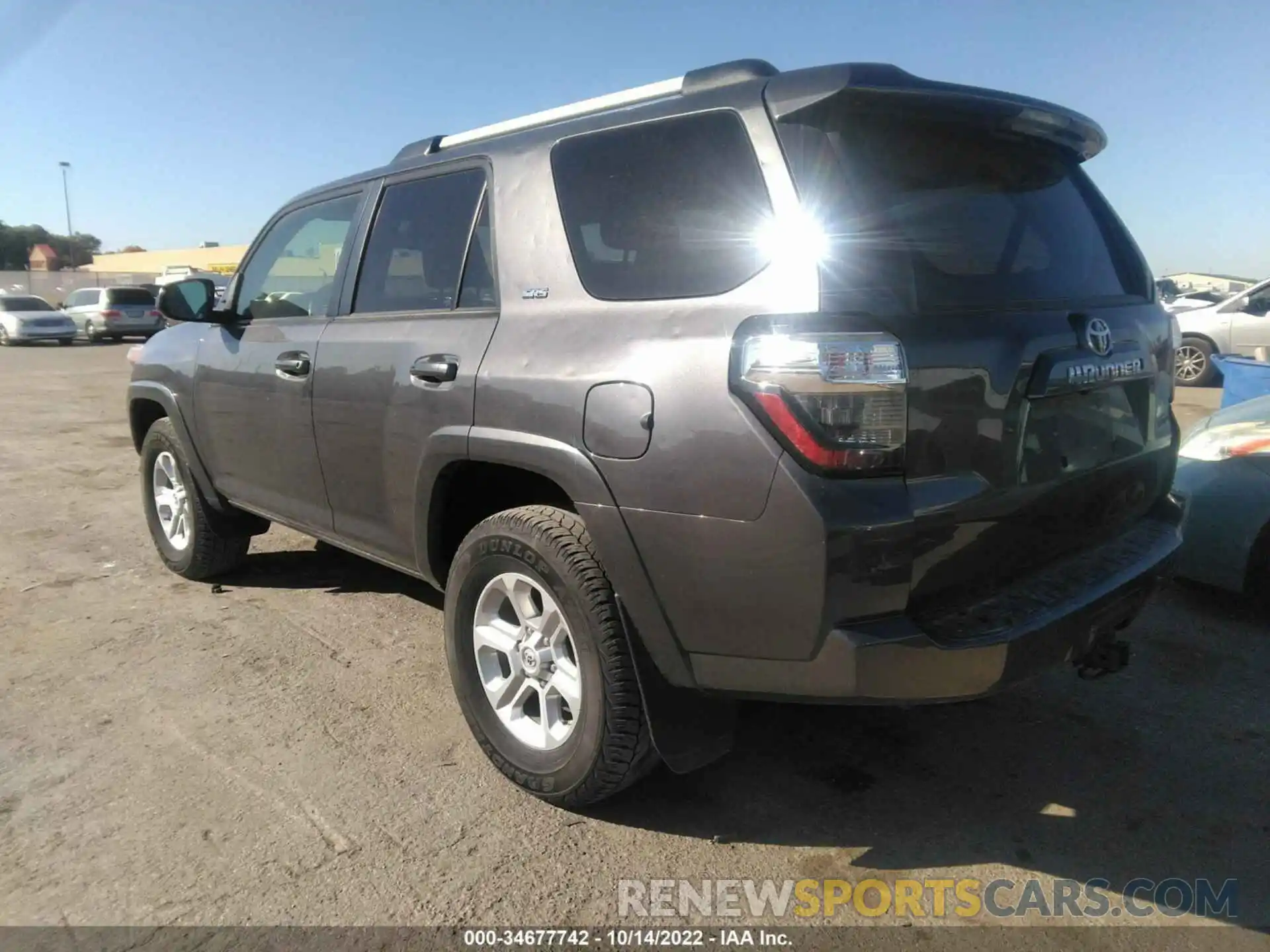 3 Photograph of a damaged car JTEMU5JR3M5898968 TOYOTA 4RUNNER 2021