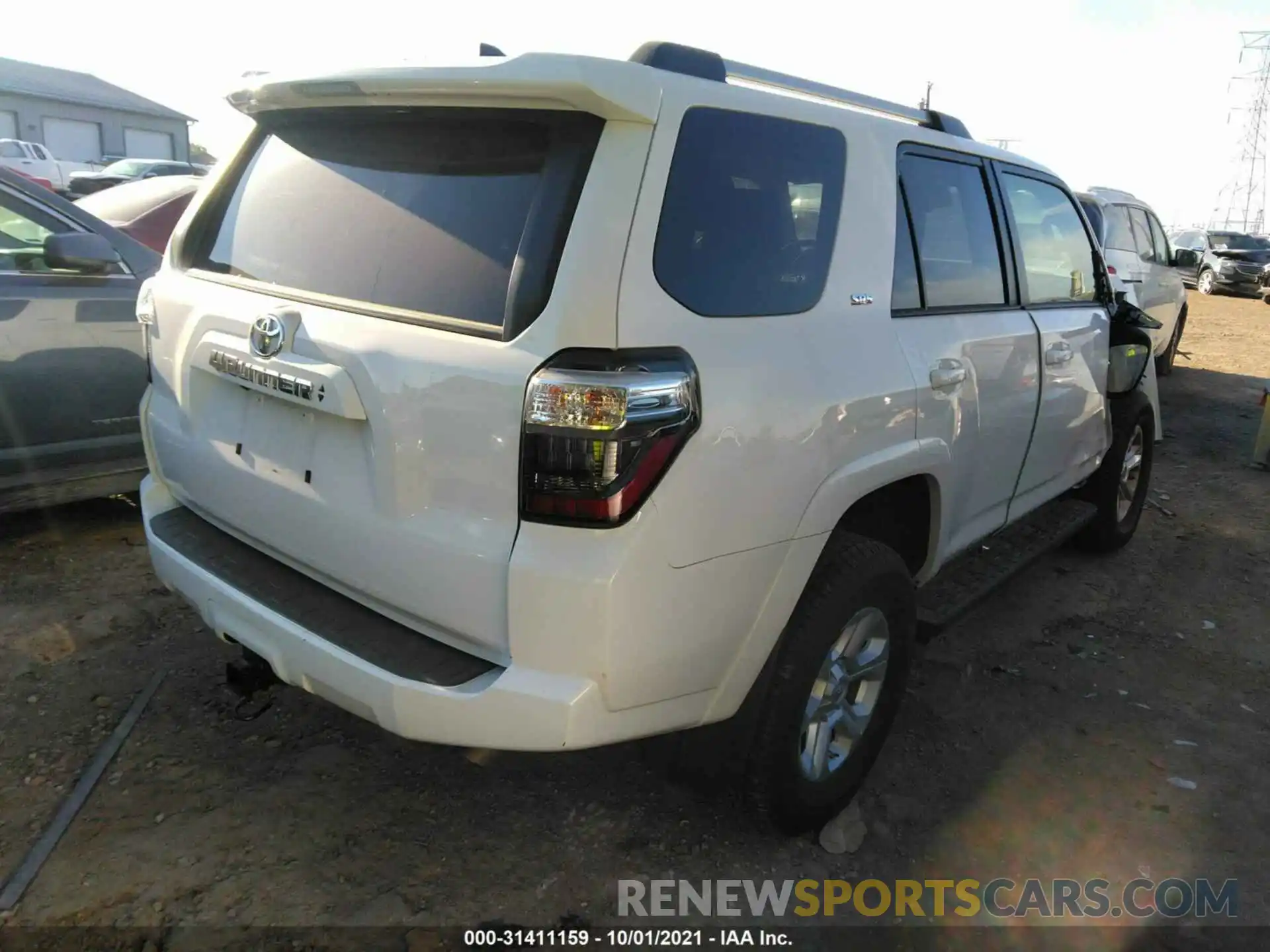 4 Photograph of a damaged car JTEMU5JR3M5941625 TOYOTA 4RUNNER 2021