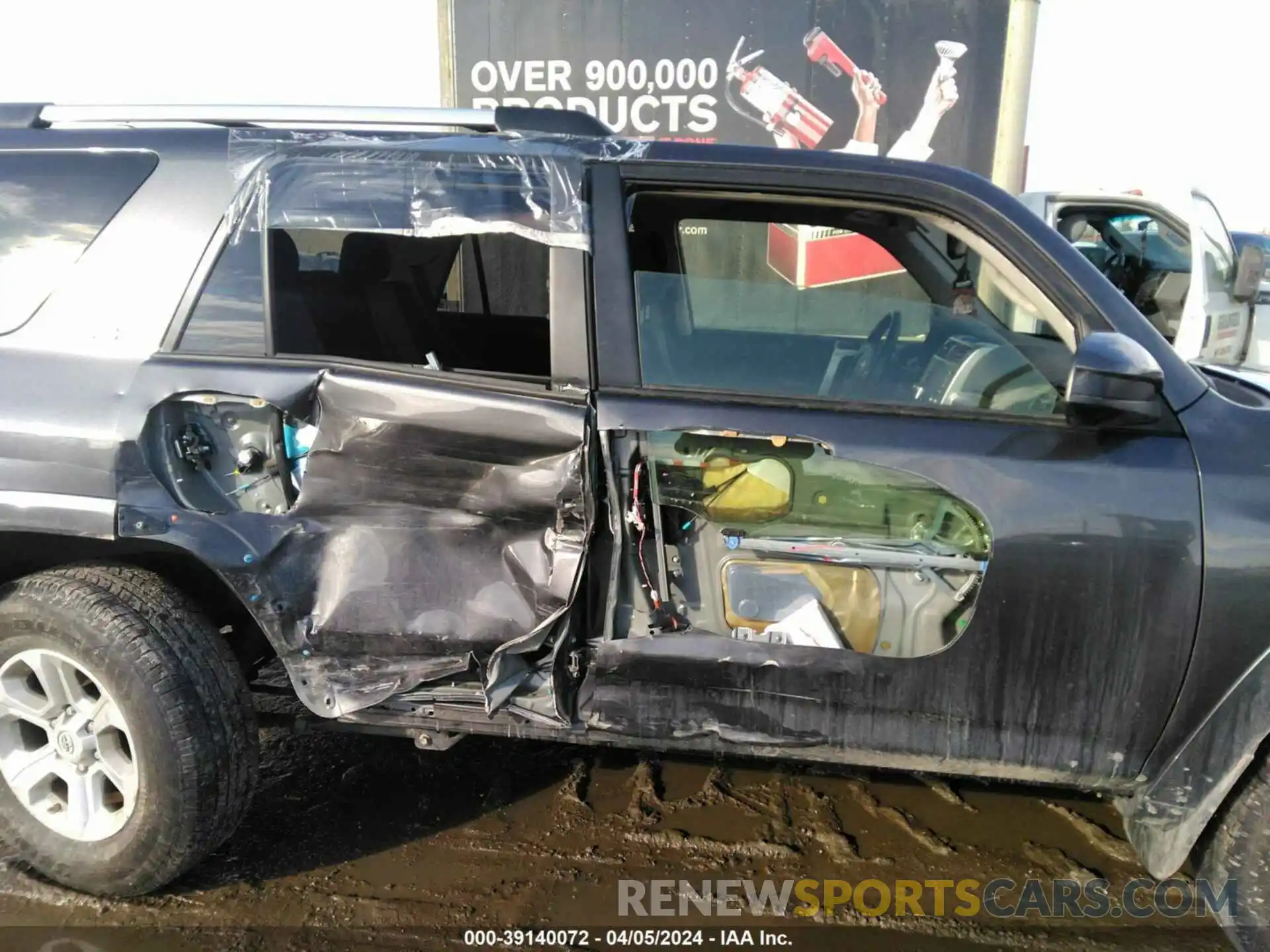 6 Photograph of a damaged car JTEMU5JR3M5947327 TOYOTA 4RUNNER 2021