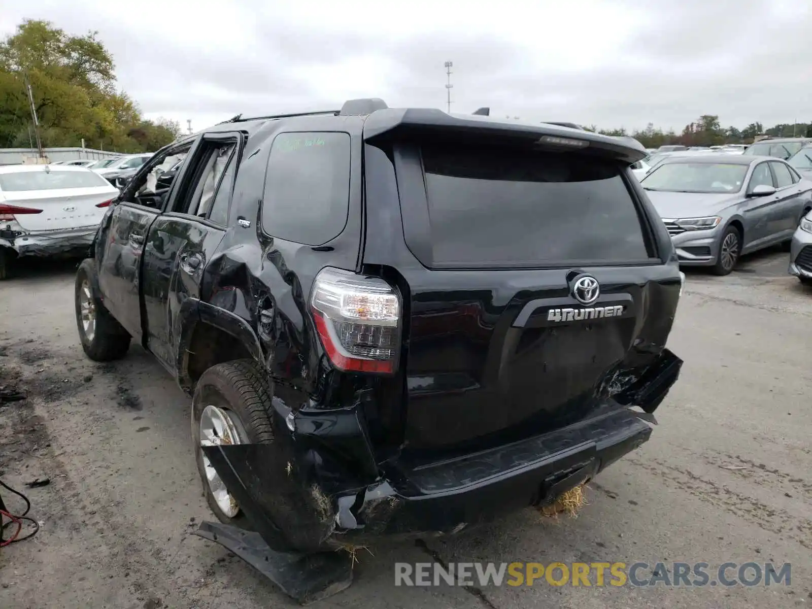 3 Photograph of a damaged car JTEMU5JR4M5895528 TOYOTA 4RUNNER 2021