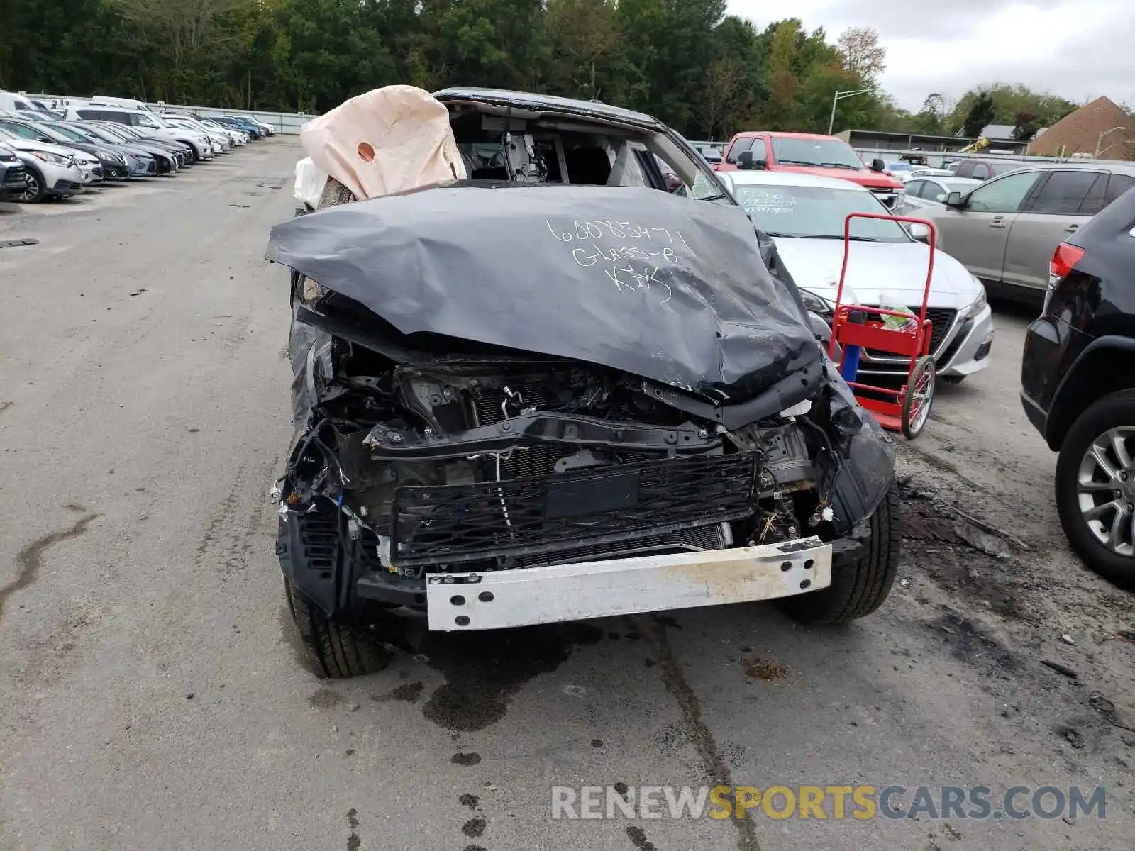 9 Photograph of a damaged car JTEMU5JR4M5895528 TOYOTA 4RUNNER 2021