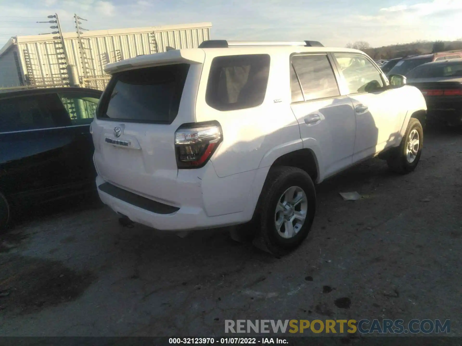 4 Фотография поврежденного автомобиля JTEMU5JR5M5884019 TOYOTA 4RUNNER 2021