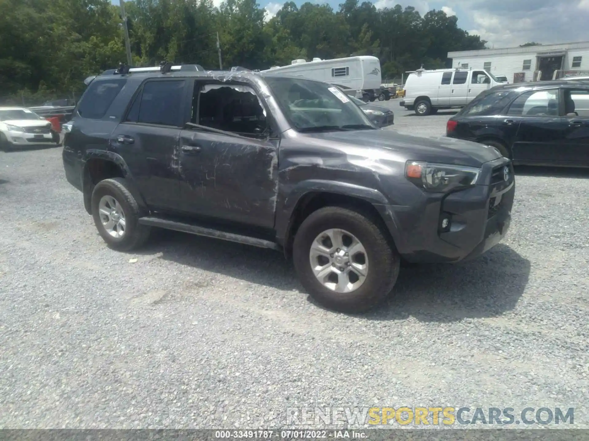 1 Photograph of a damaged car JTEMU5JR5M5892816 TOYOTA 4RUNNER 2021