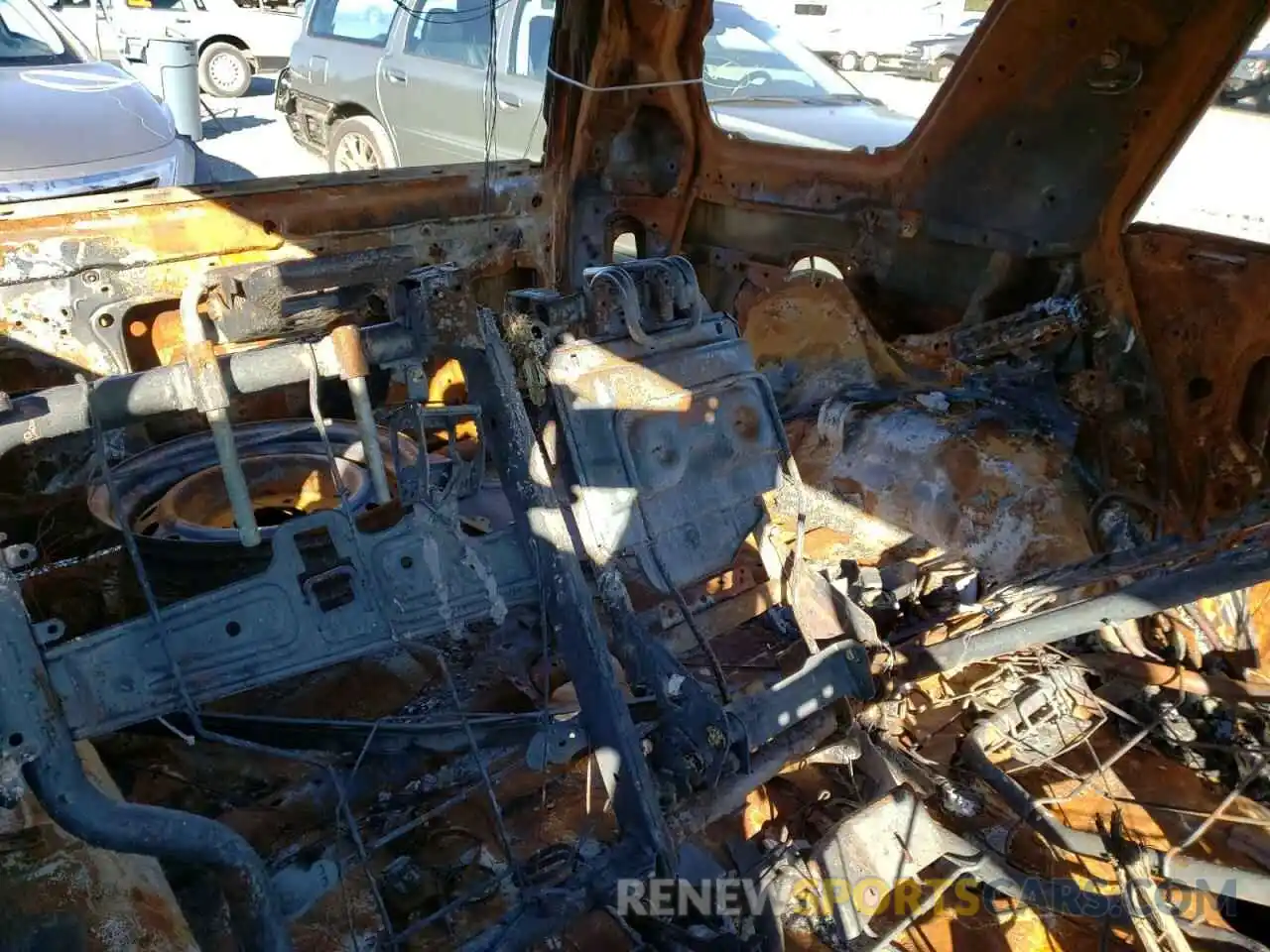 9 Photograph of a damaged car JTEMU5JR5M5915088 TOYOTA 4RUNNER 2021