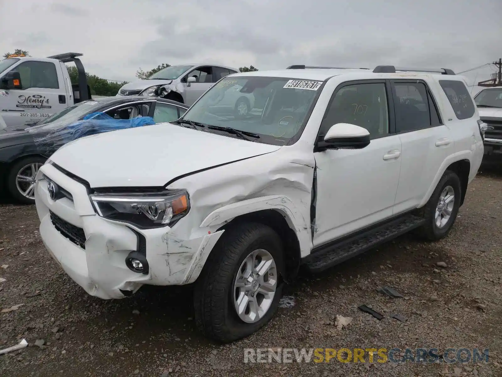 2 Photograph of a damaged car JTEMU5JR5M5917939 TOYOTA 4RUNNER 2021