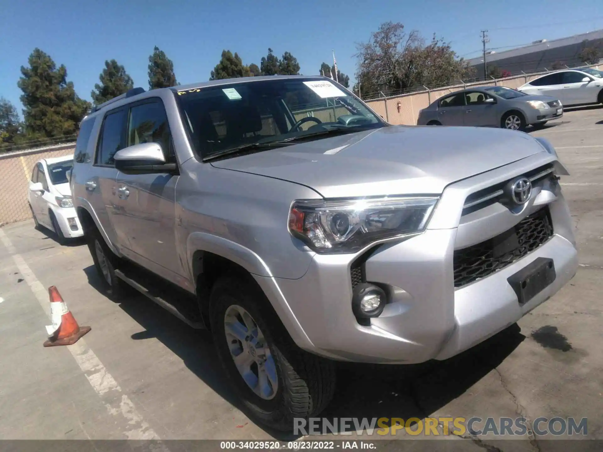 1 Photograph of a damaged car JTEMU5JR5M5937740 TOYOTA 4RUNNER 2021